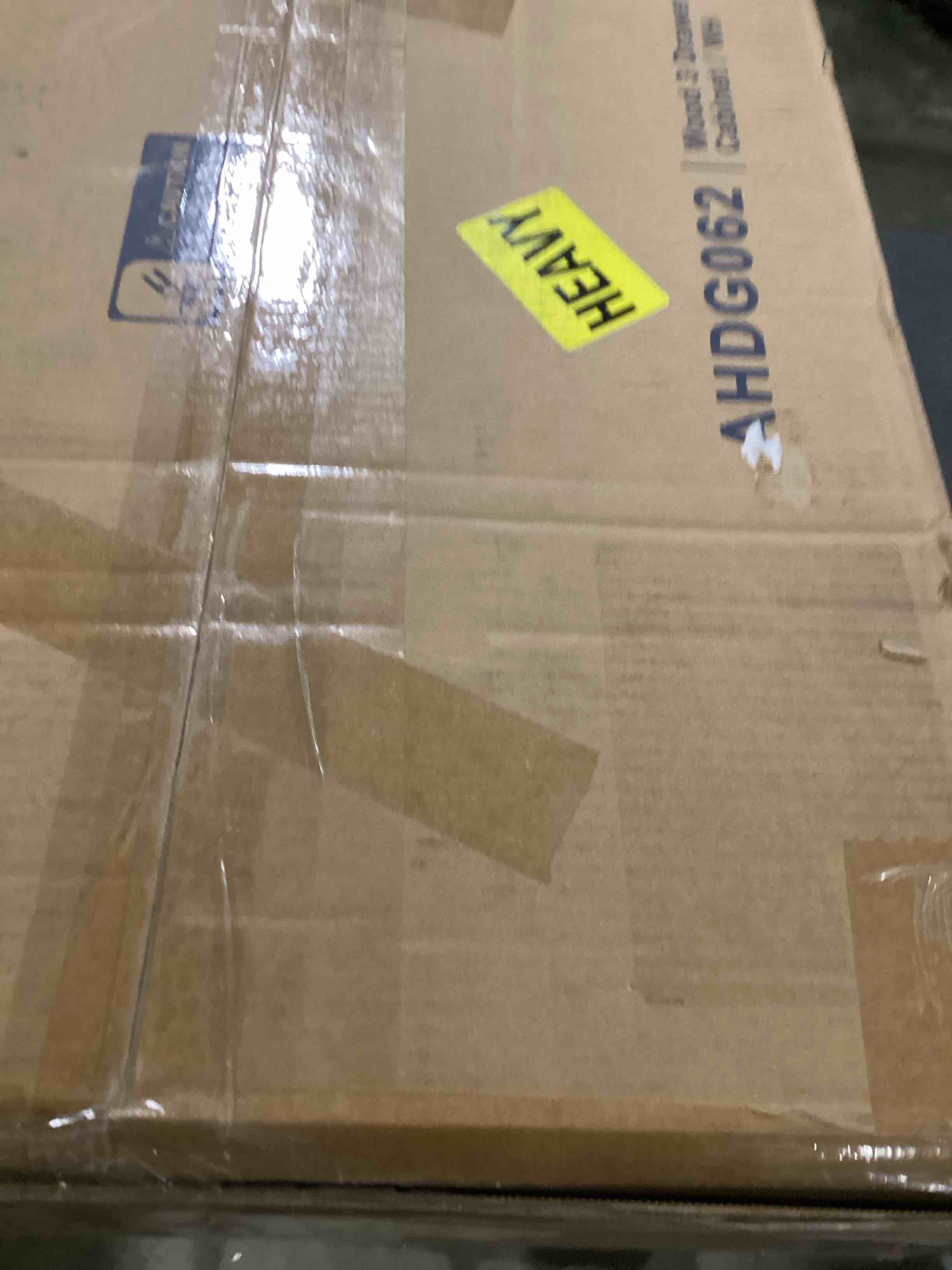 https://s3.amazonaws.com/lotting-images-prod/bidfta/BLU5785059_1708089245877.jpeg