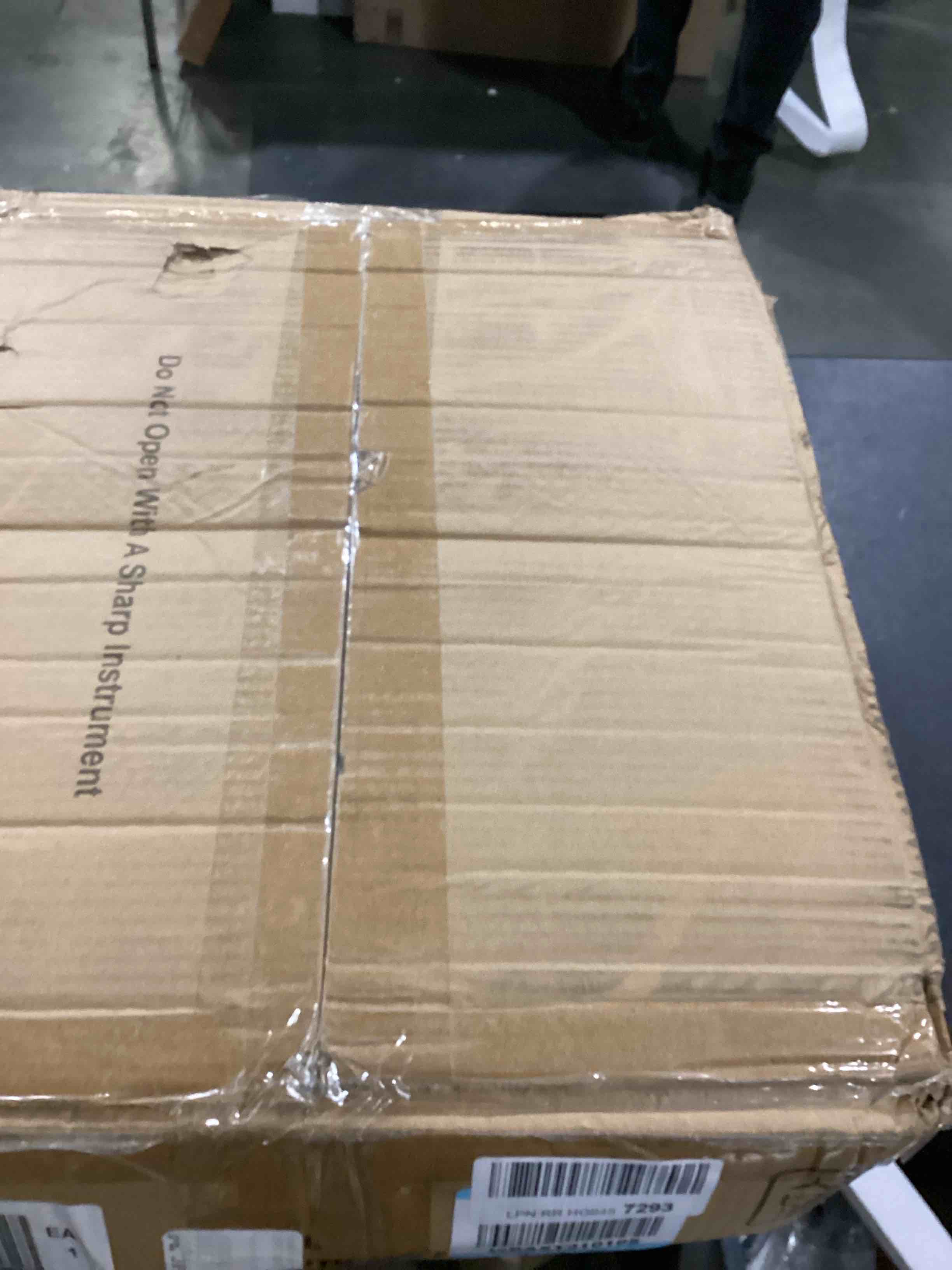 https://s3.amazonaws.com/lotting-images-prod/bidfta/BLU5785235_1708434725601.jpeg