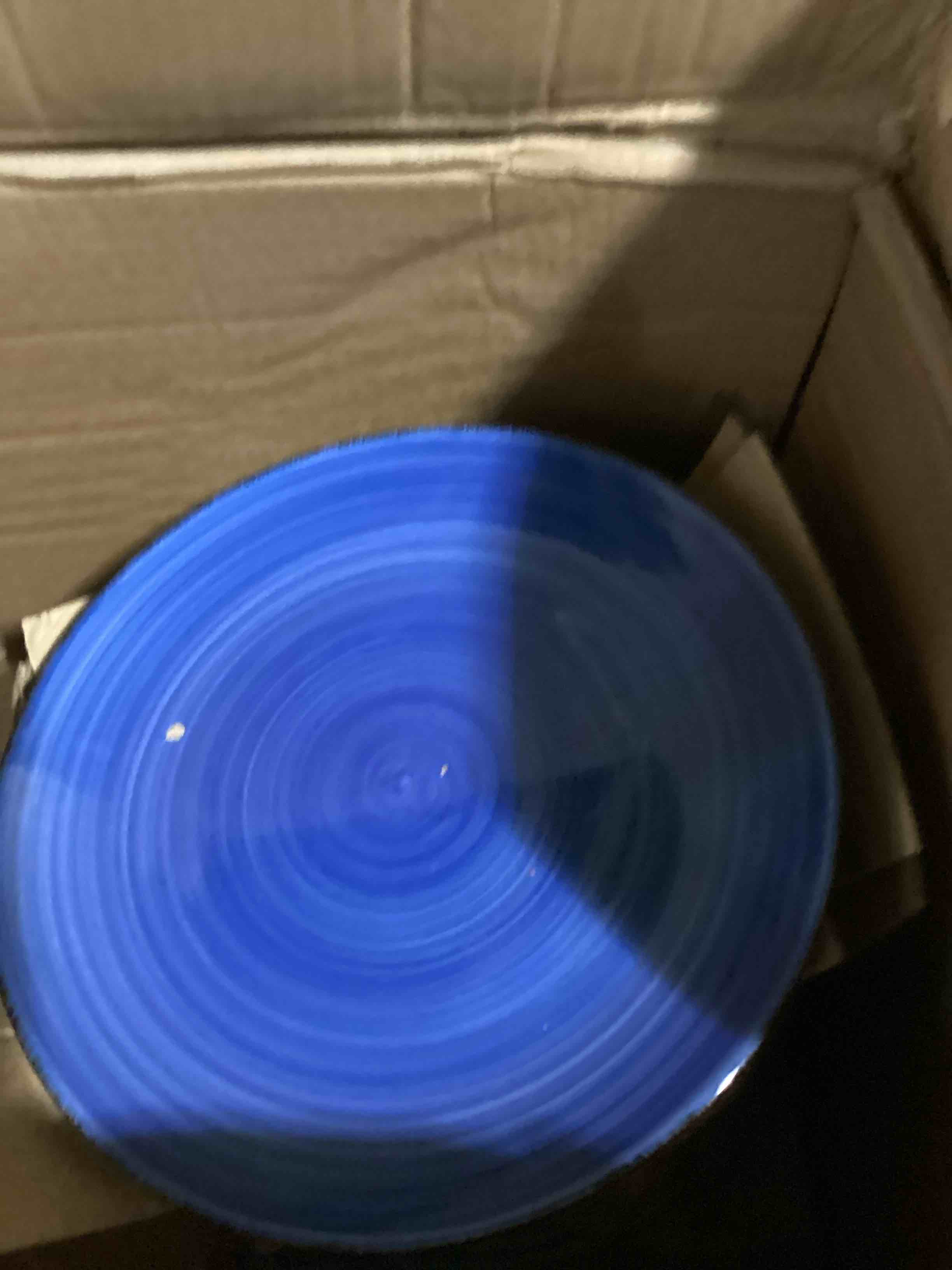 https://s3.amazonaws.com/lotting-images-prod/bidfta/BLU5785245_1708438904206.jpeg