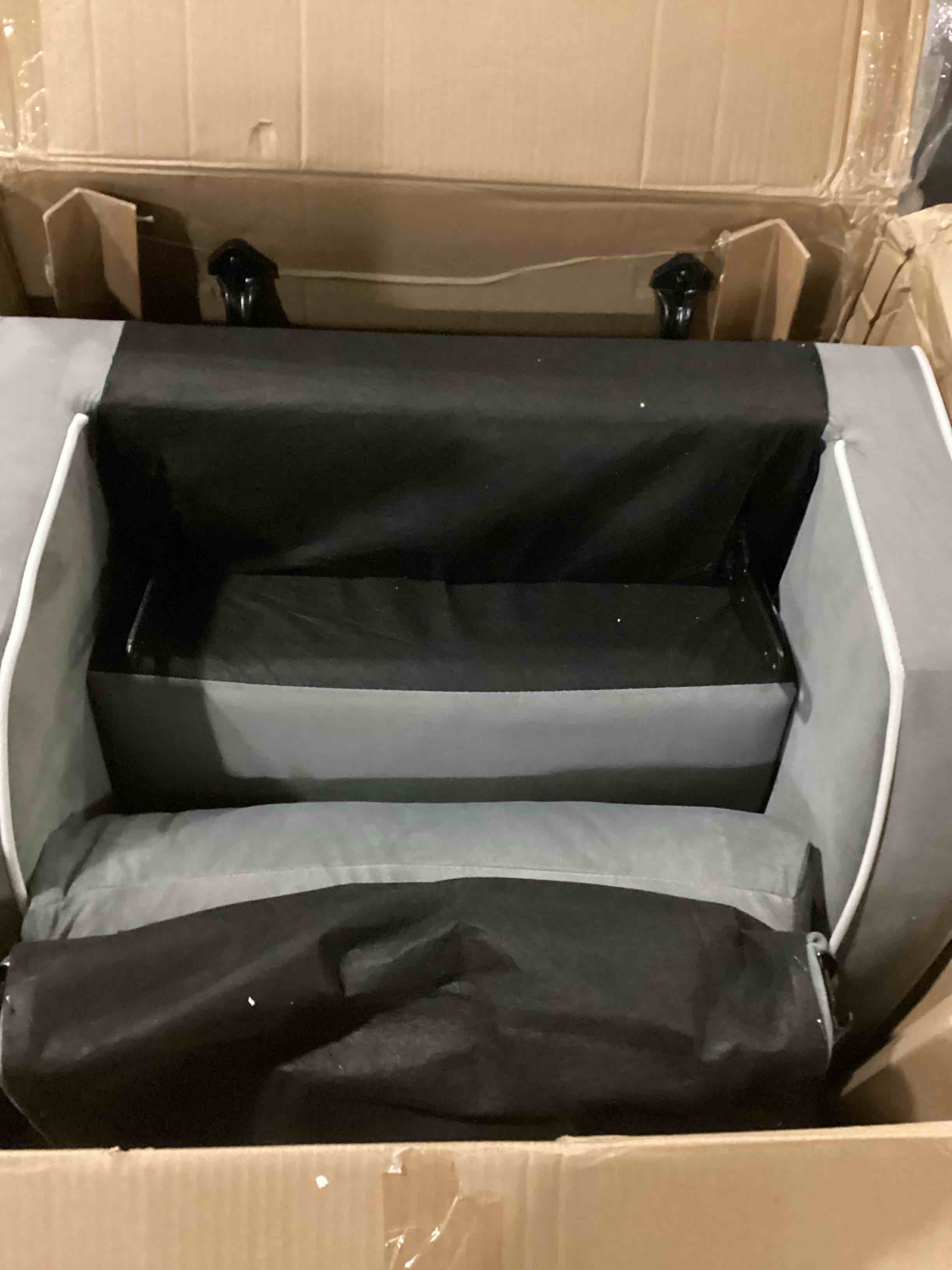 https://s3.amazonaws.com/lotting-images-prod/bidfta/BLU5785323_1708532472819.jpeg