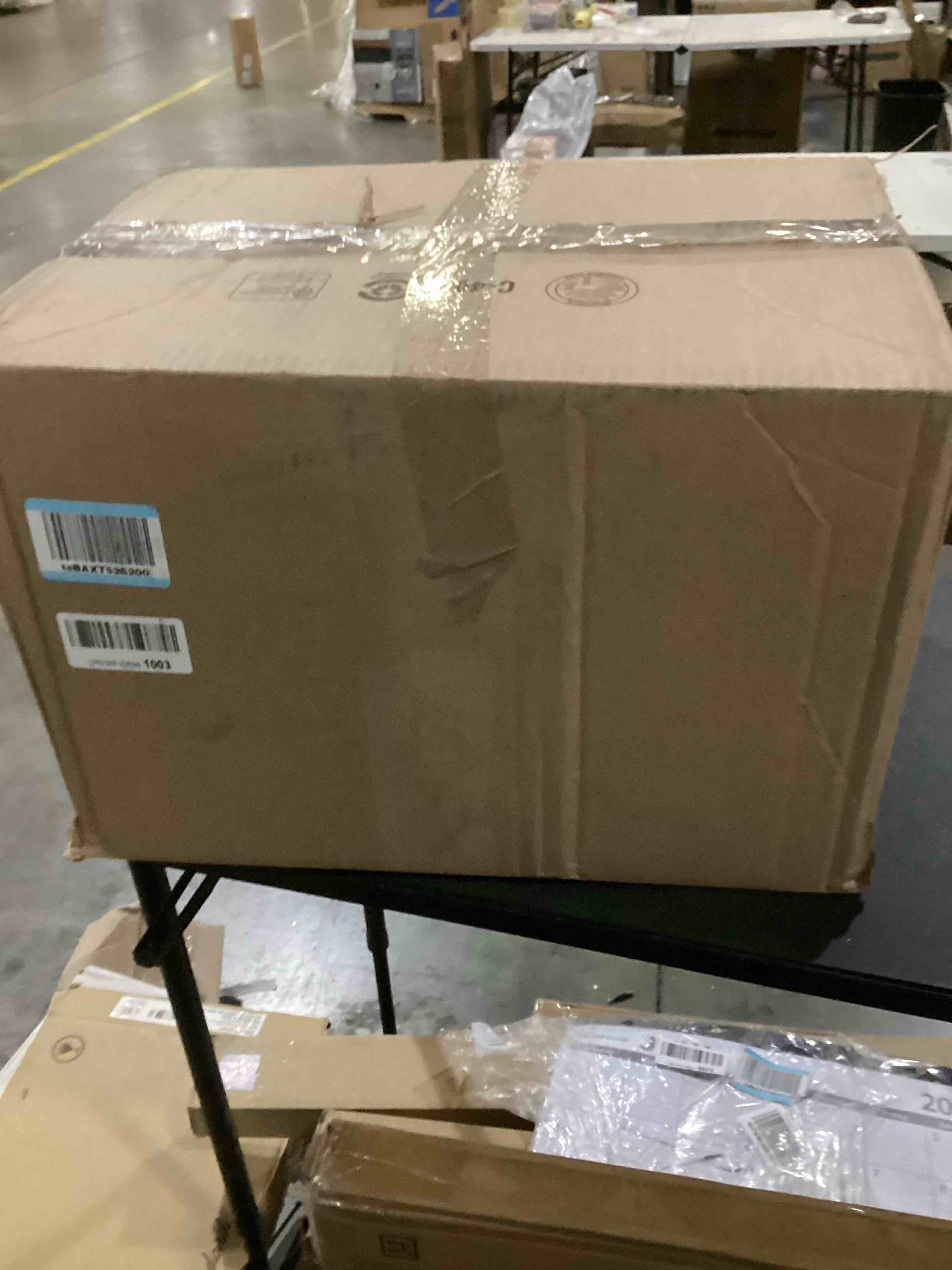 https://s3.amazonaws.com/lotting-images-prod/bidfta/BLU5785471_1708702676677.jpeg