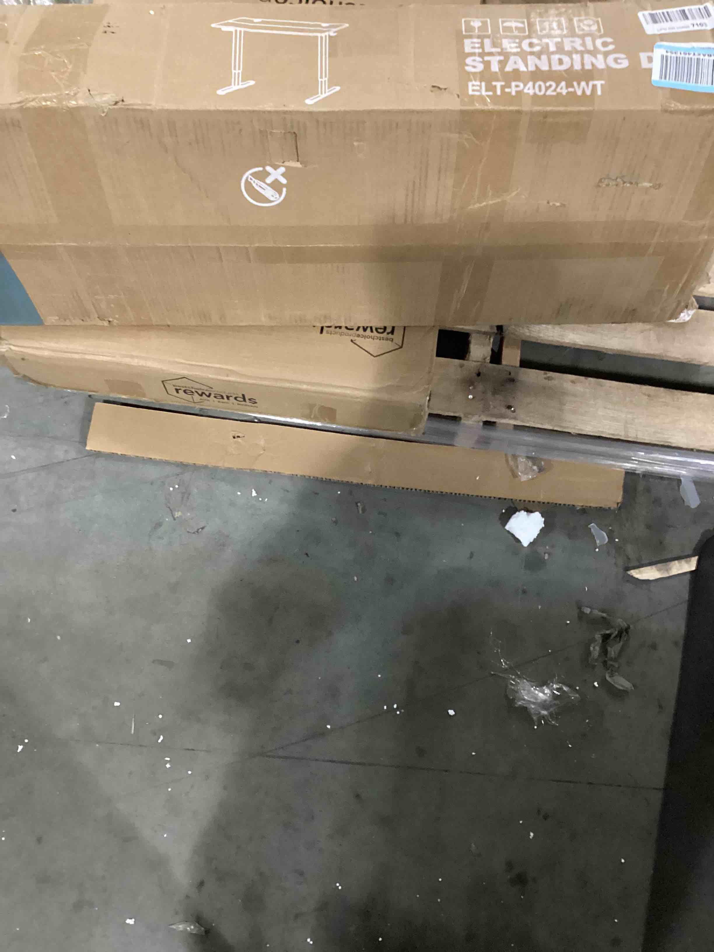https://s3.amazonaws.com/lotting-images-prod/bidfta/BLU5785563_1708964238535.jpeg