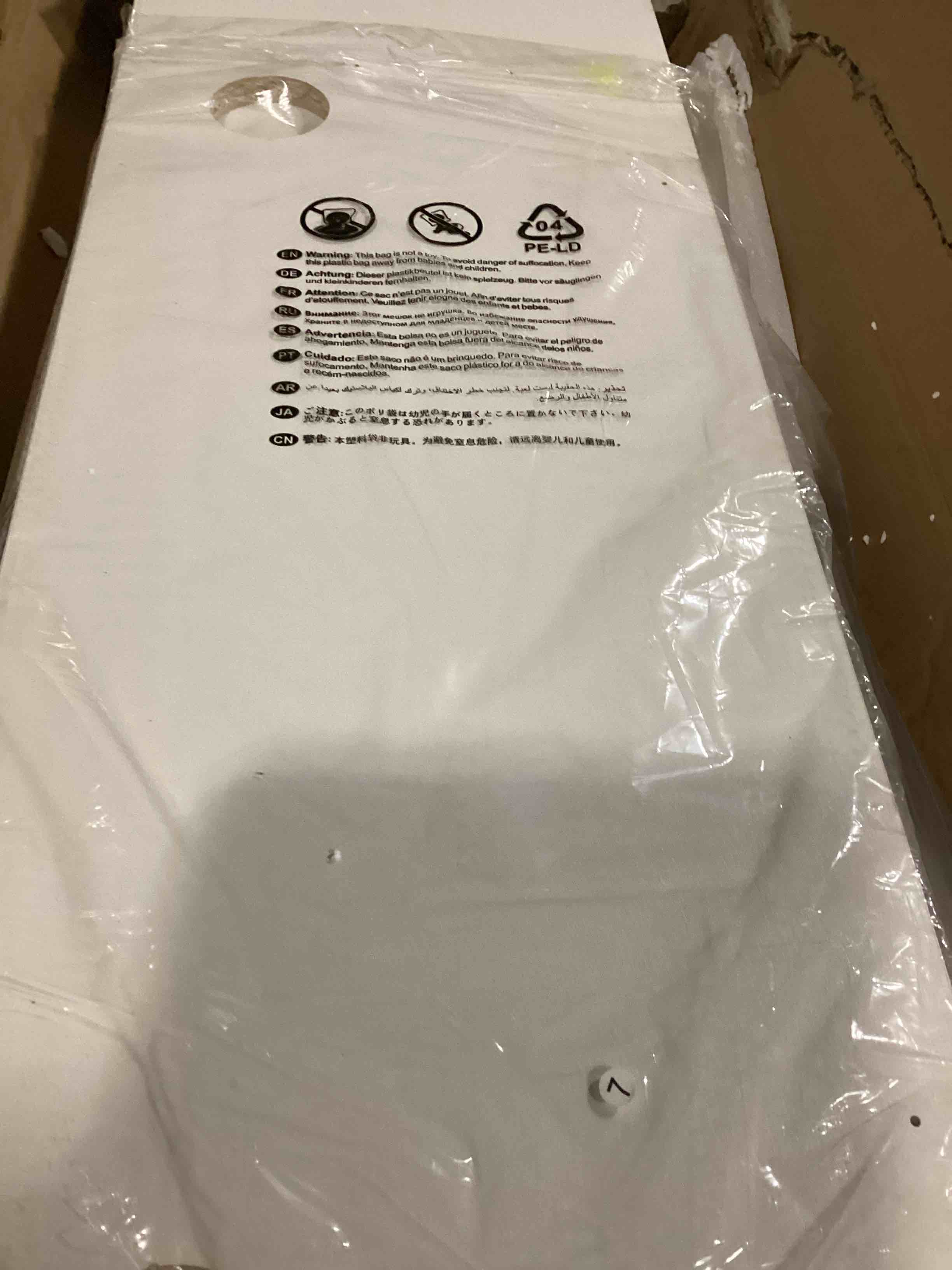 https://s3.amazonaws.com/lotting-images-prod/bidfta/BLU5785563_1708964328325.jpeg