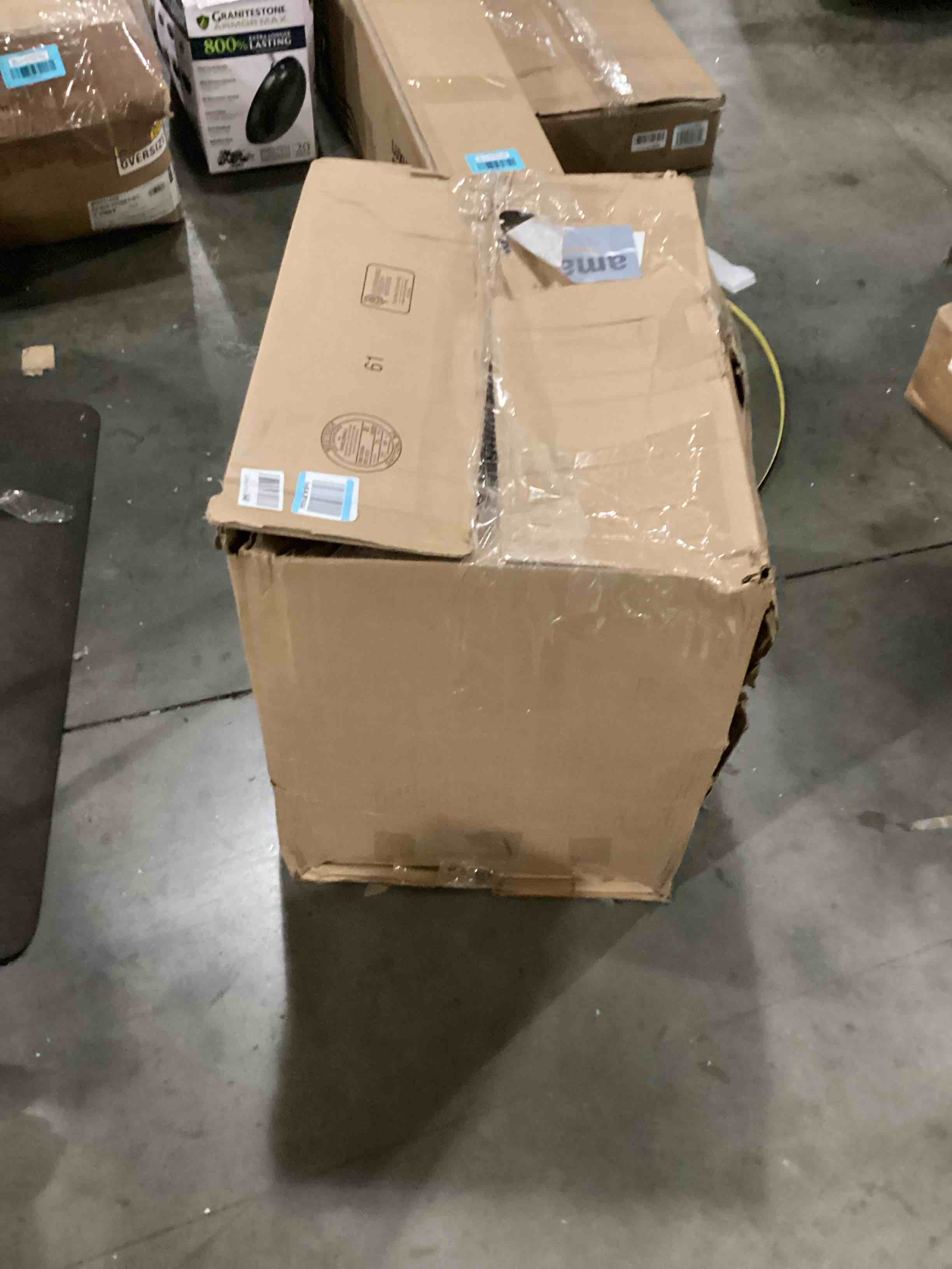 https://s3.amazonaws.com/lotting-images-prod/bidfta/BLU5785765_1709139318529.jpeg