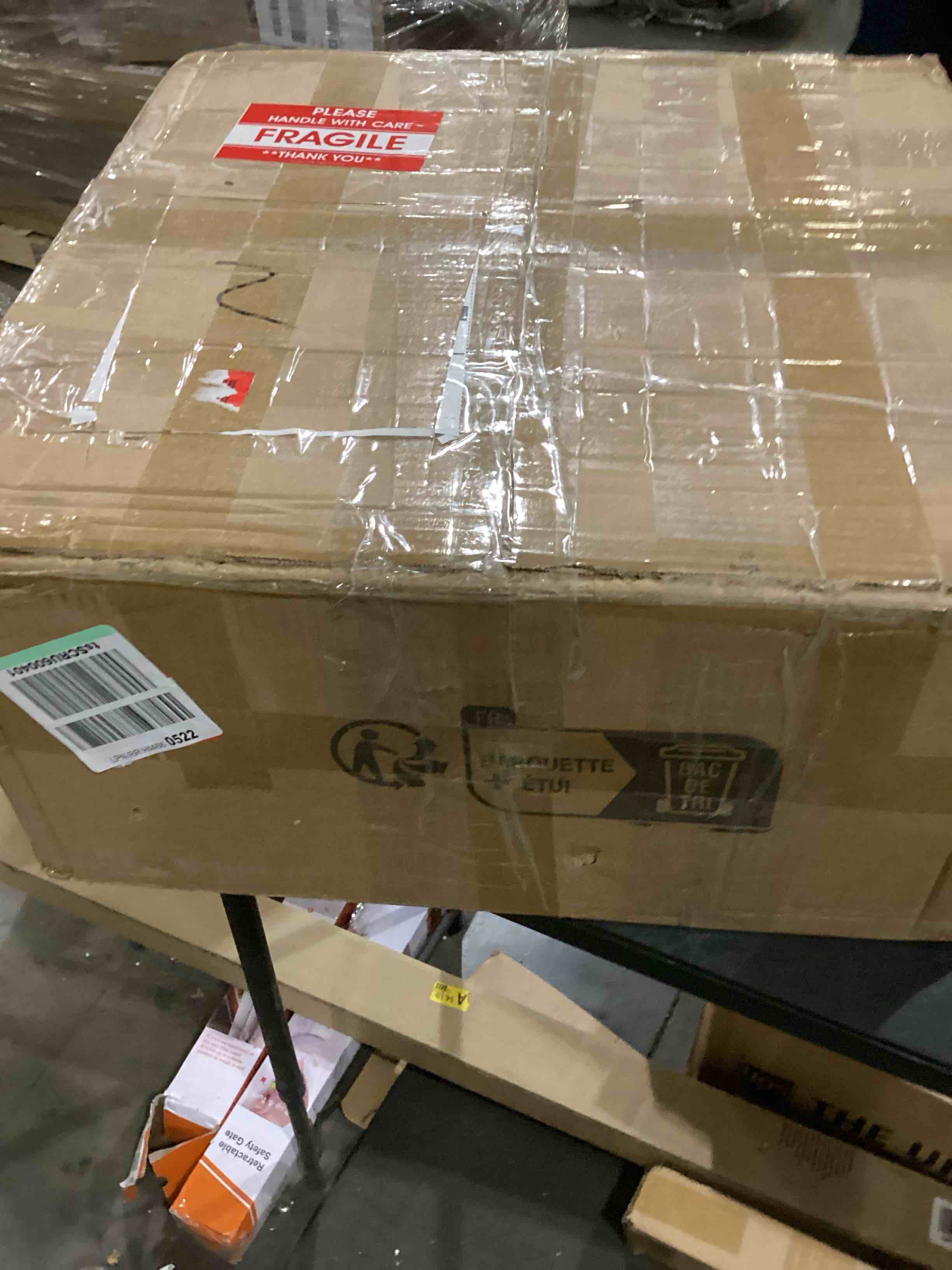 https://s3.amazonaws.com/lotting-images-prod/bidfta/BLU5785843_1709229445428.jpeg