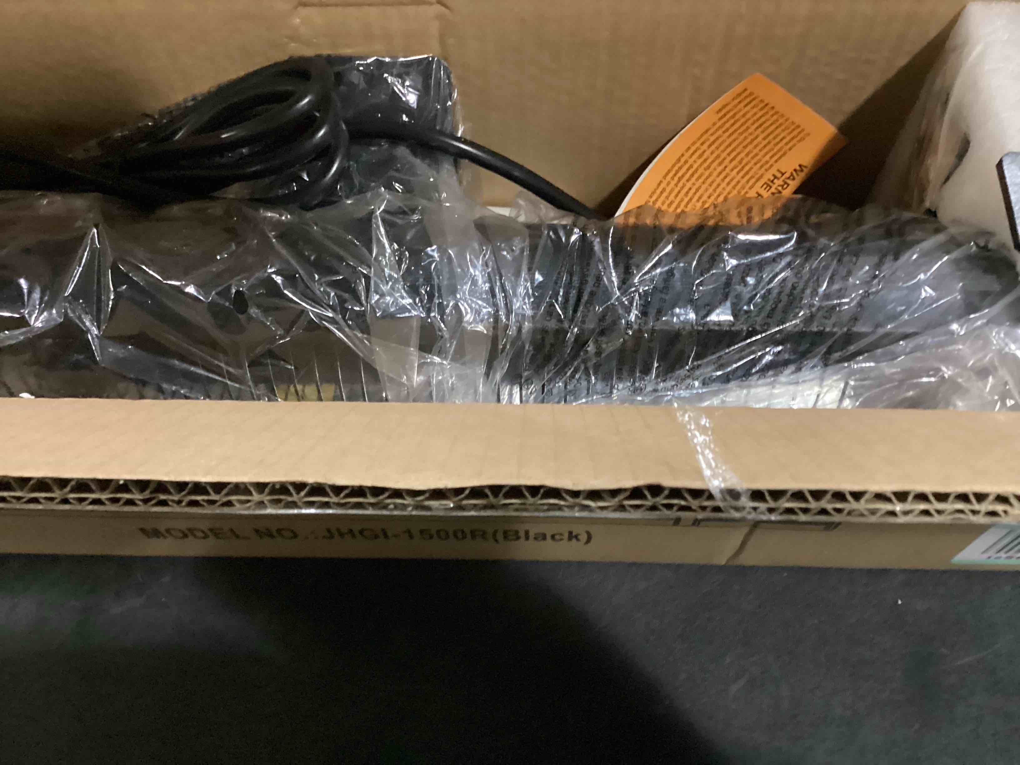 https://s3.amazonaws.com/lotting-images-prod/bidfta/BLU5785857_1709234779673.jpeg