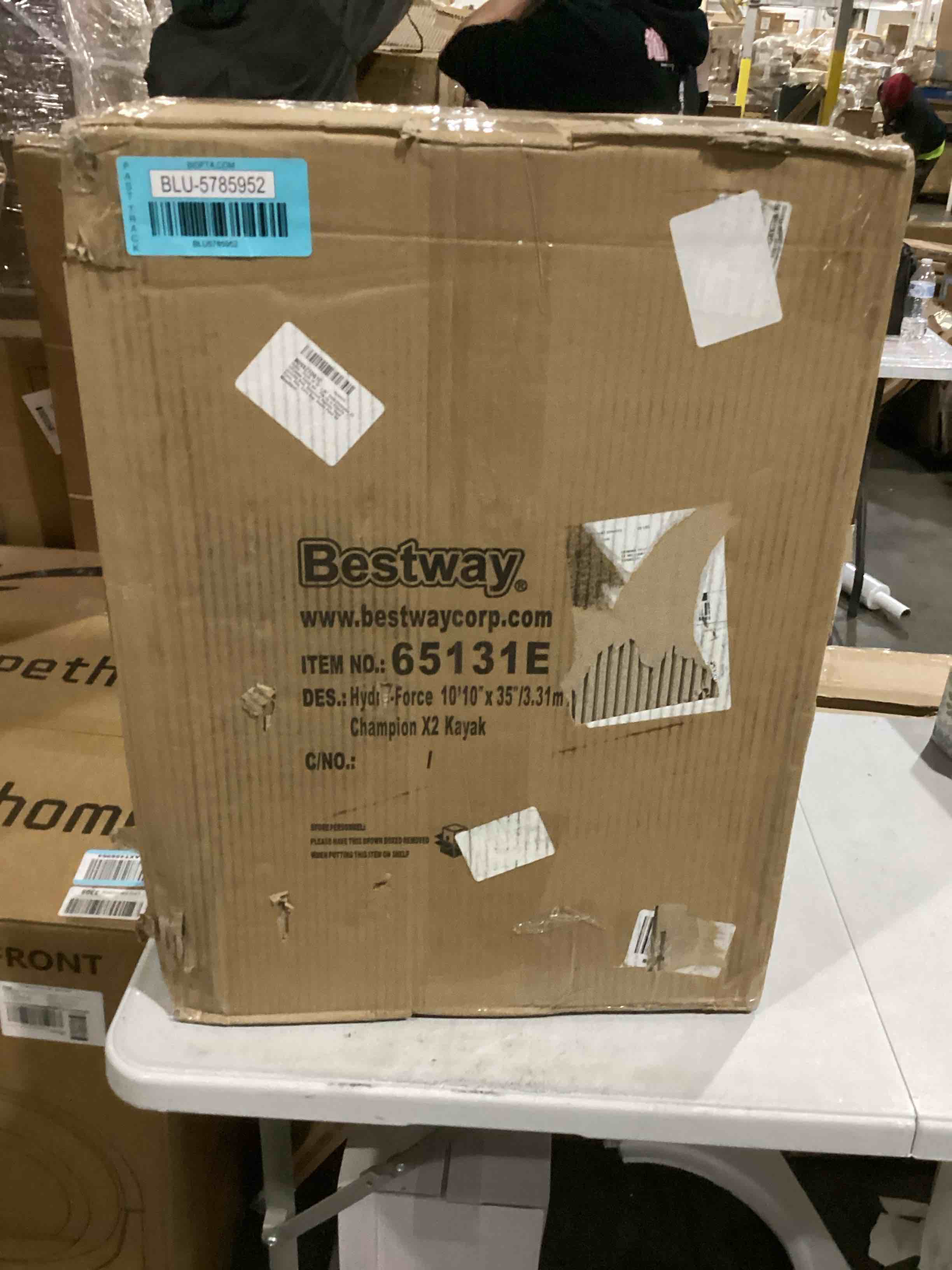 https://s3.amazonaws.com/lotting-images-prod/bidfta/BLU5785952_1708433586877.jpeg