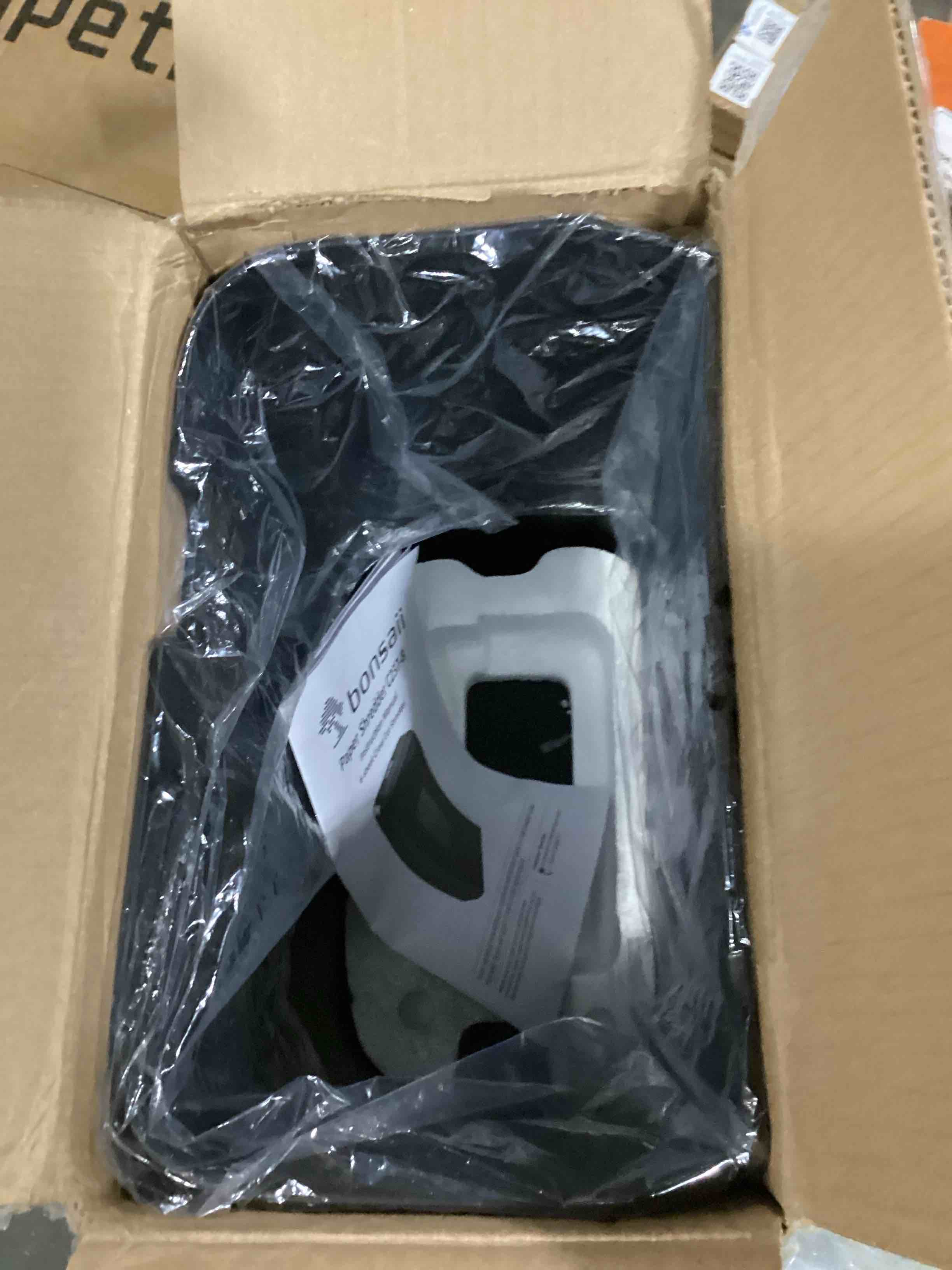 https://s3.amazonaws.com/lotting-images-prod/bidfta/BLU5785954_1708433864751.jpeg