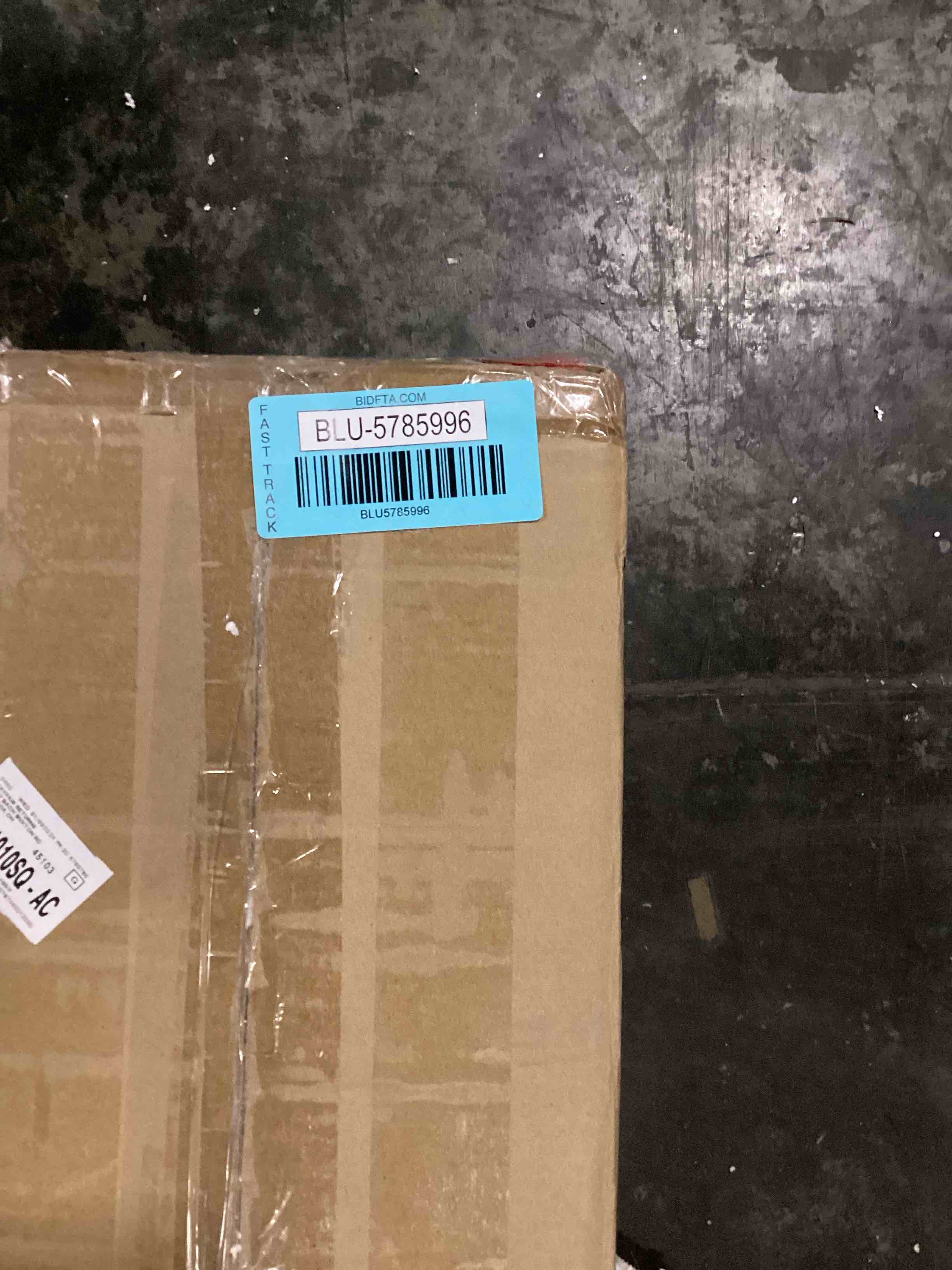 https://s3.amazonaws.com/lotting-images-prod/bidfta/BLU5785996_1708454103593.jpeg