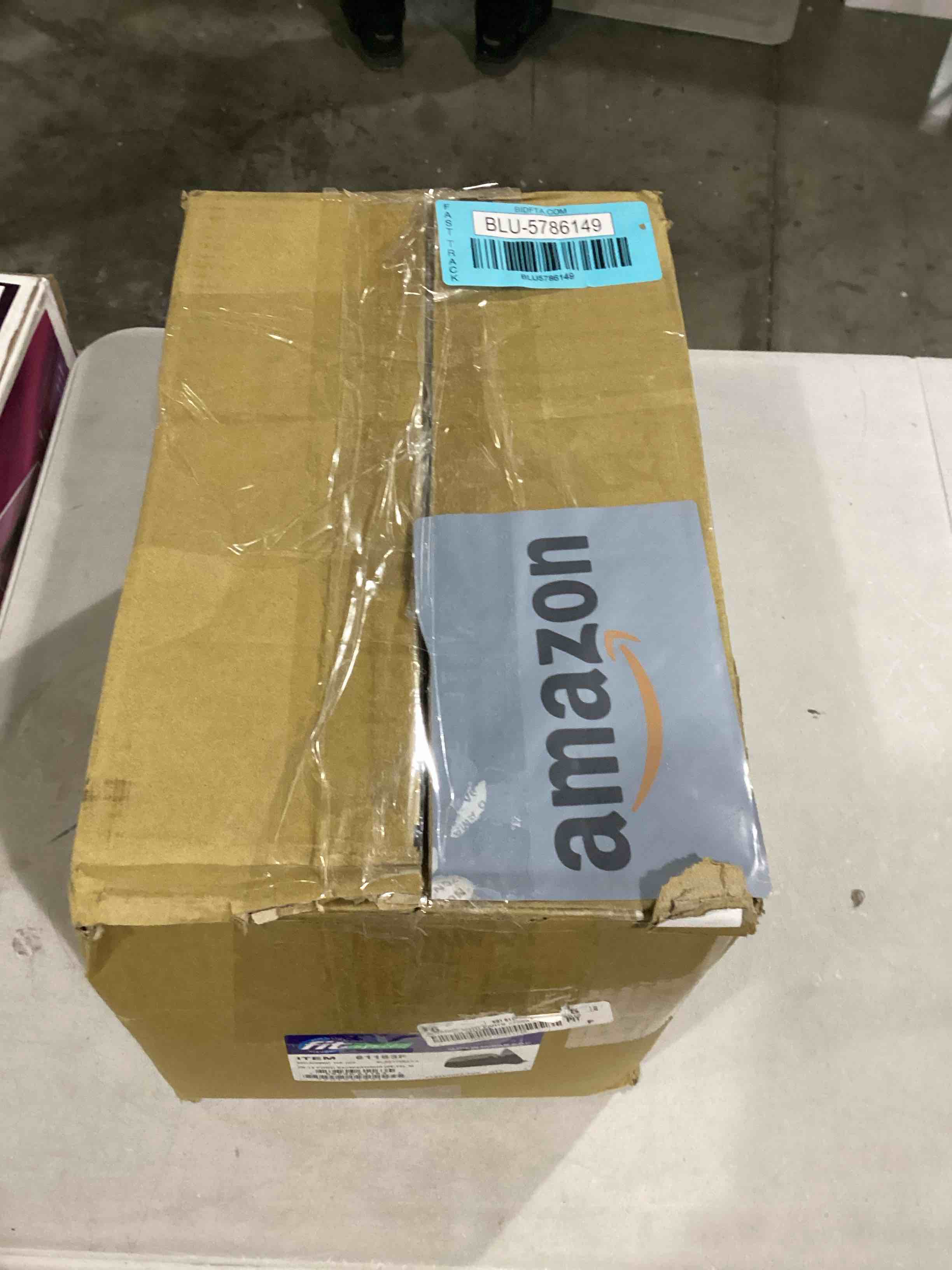 https://s3.amazonaws.com/lotting-images-prod/bidfta/BLU5786149_1708703111136.jpeg