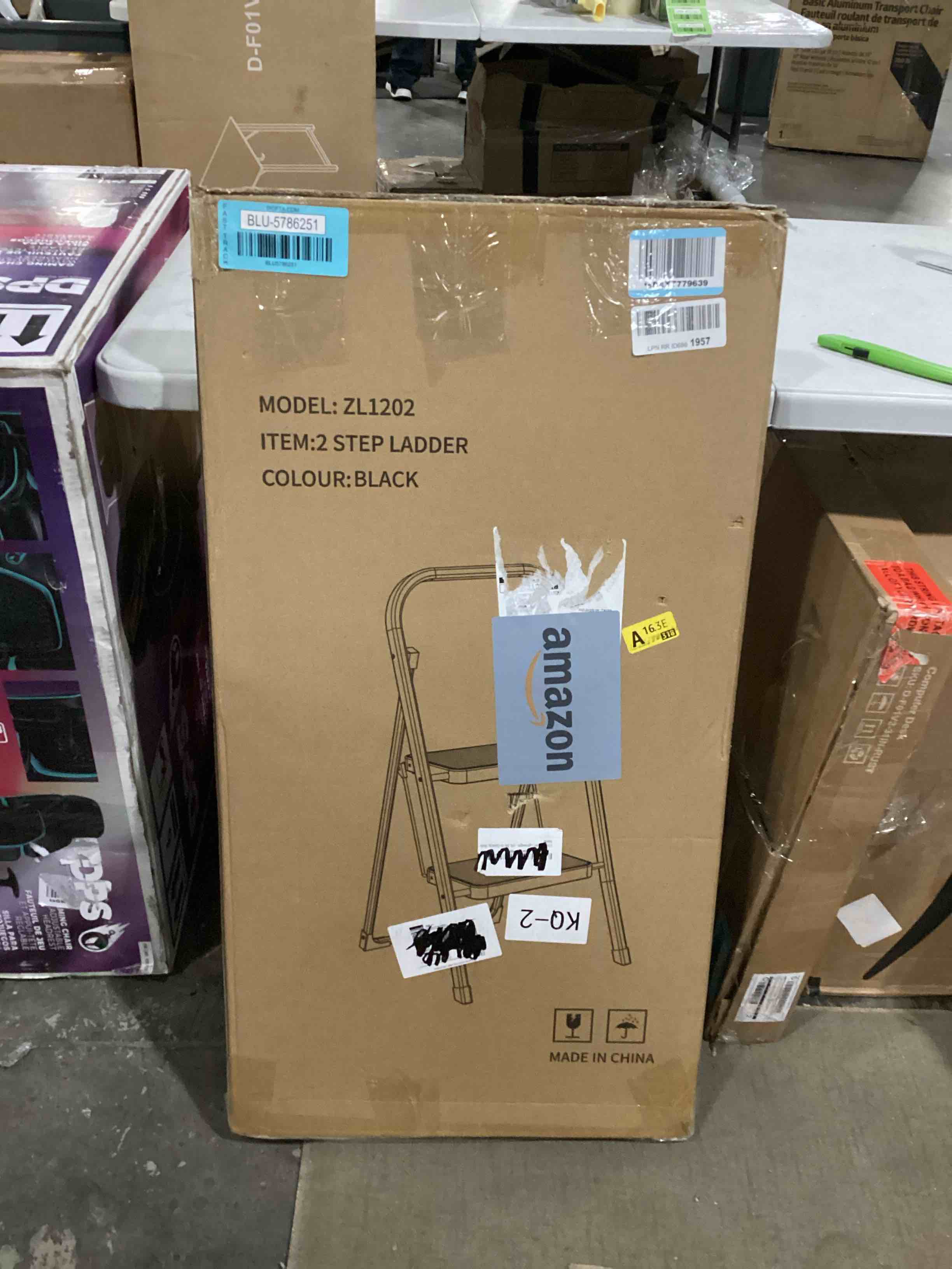 https://s3.amazonaws.com/lotting-images-prod/bidfta/BLU5786251_1708969317349.jpeg