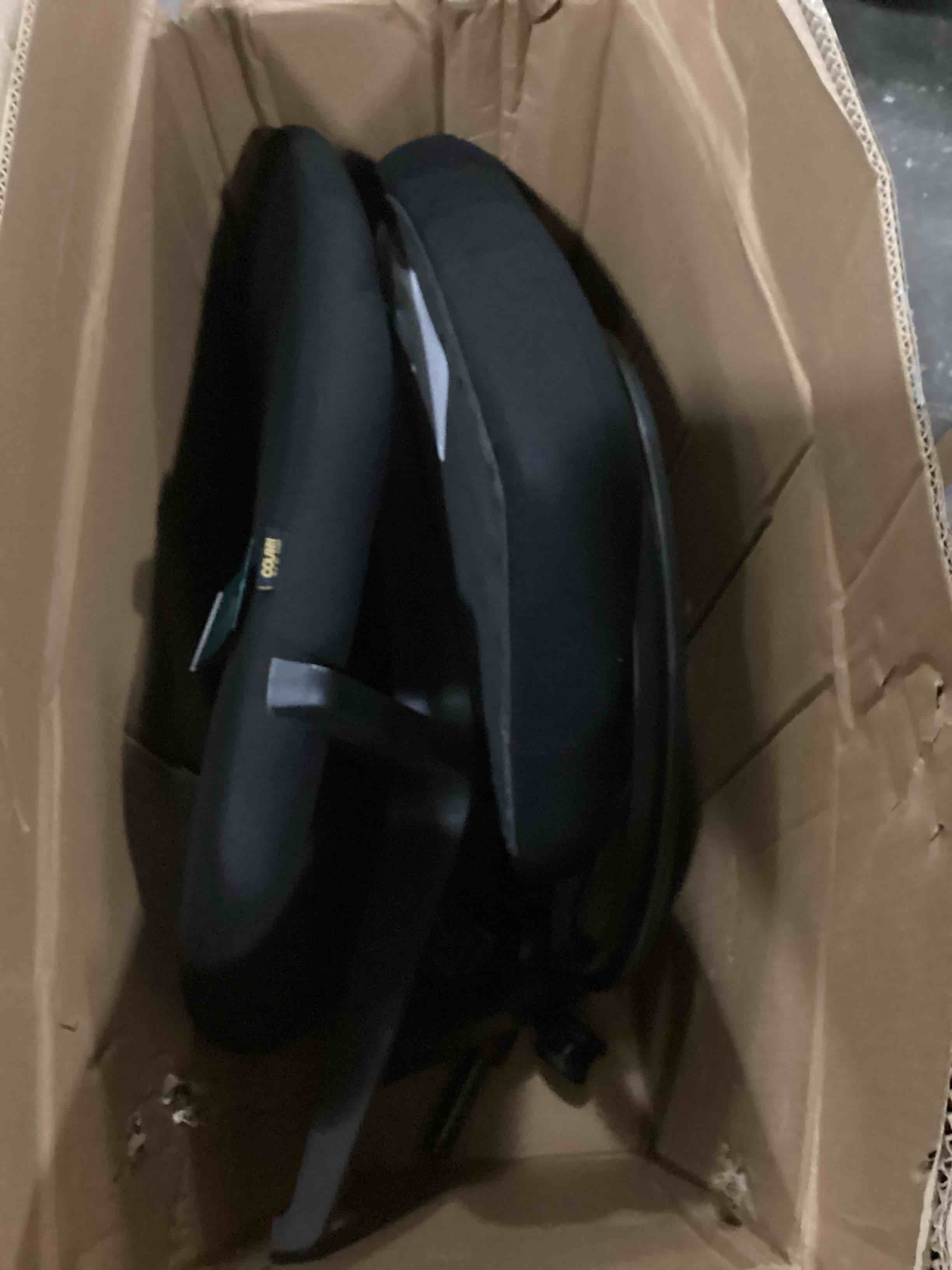 https://s3.amazonaws.com/lotting-images-prod/bidfta/BLU5786288_1709040651434.jpeg