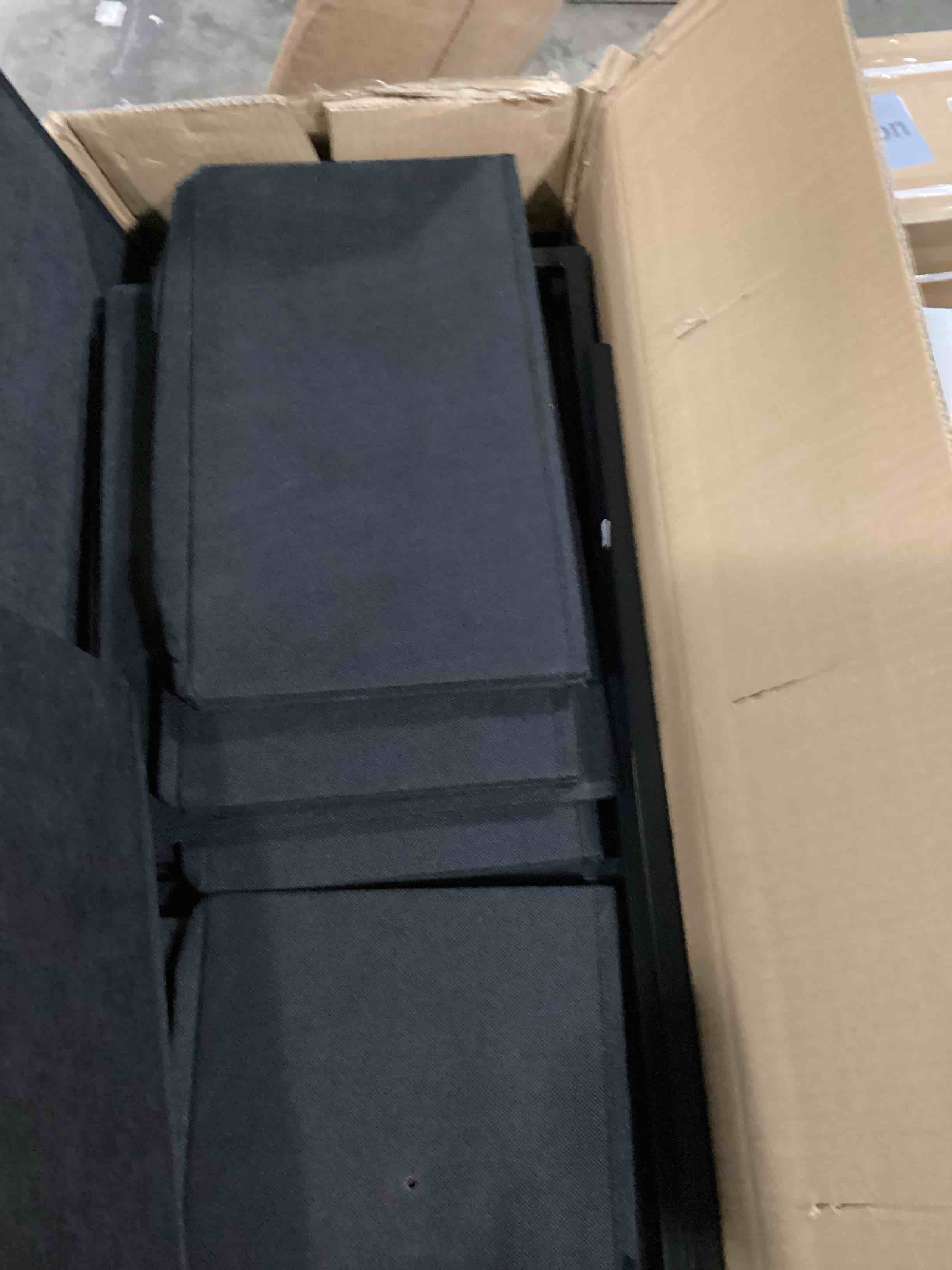 https://s3.amazonaws.com/lotting-images-prod/bidfta/BLU5786333_1709062278938.jpeg