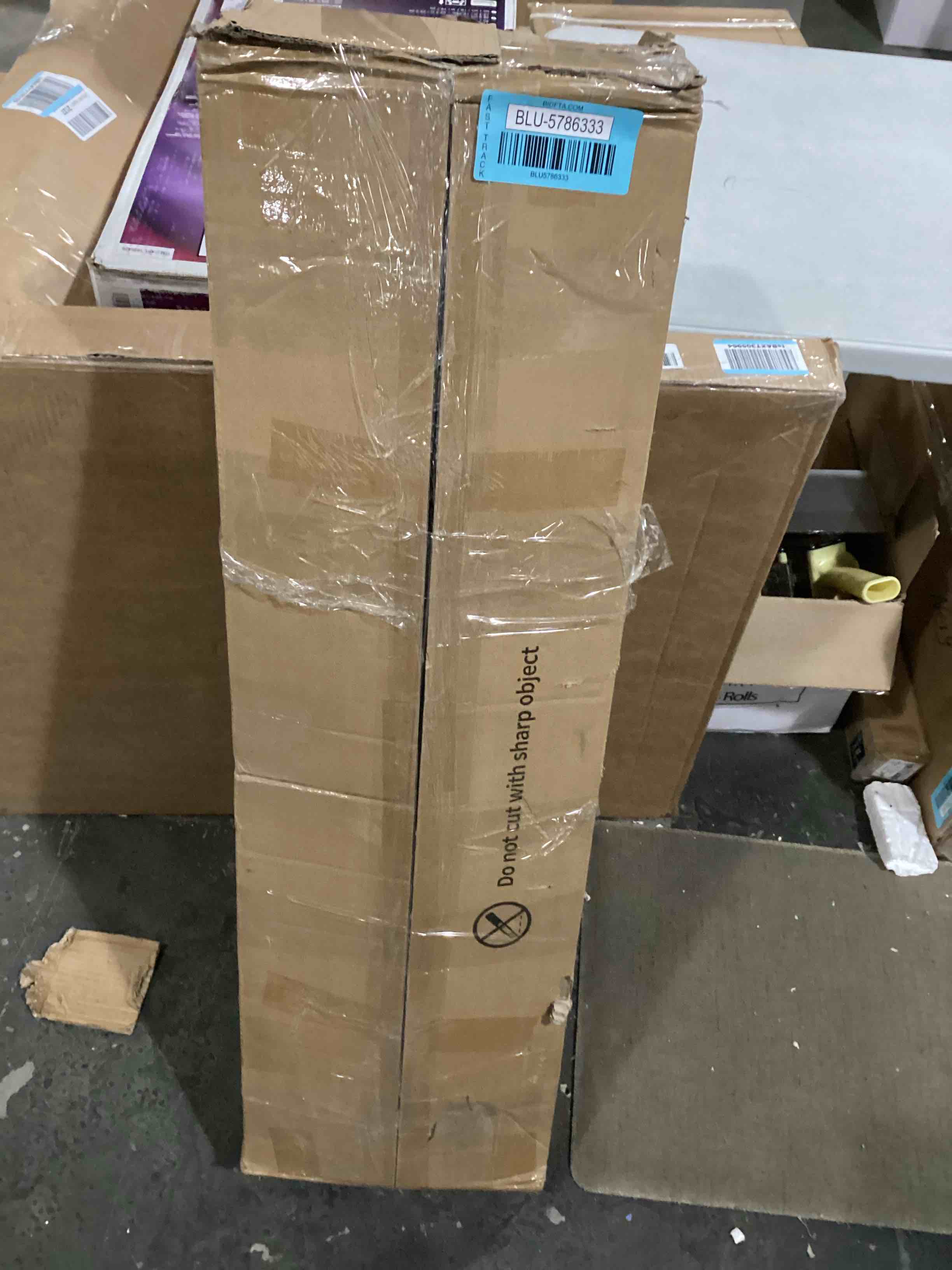 https://s3.amazonaws.com/lotting-images-prod/bidfta/BLU5786333_1709062397501.jpeg