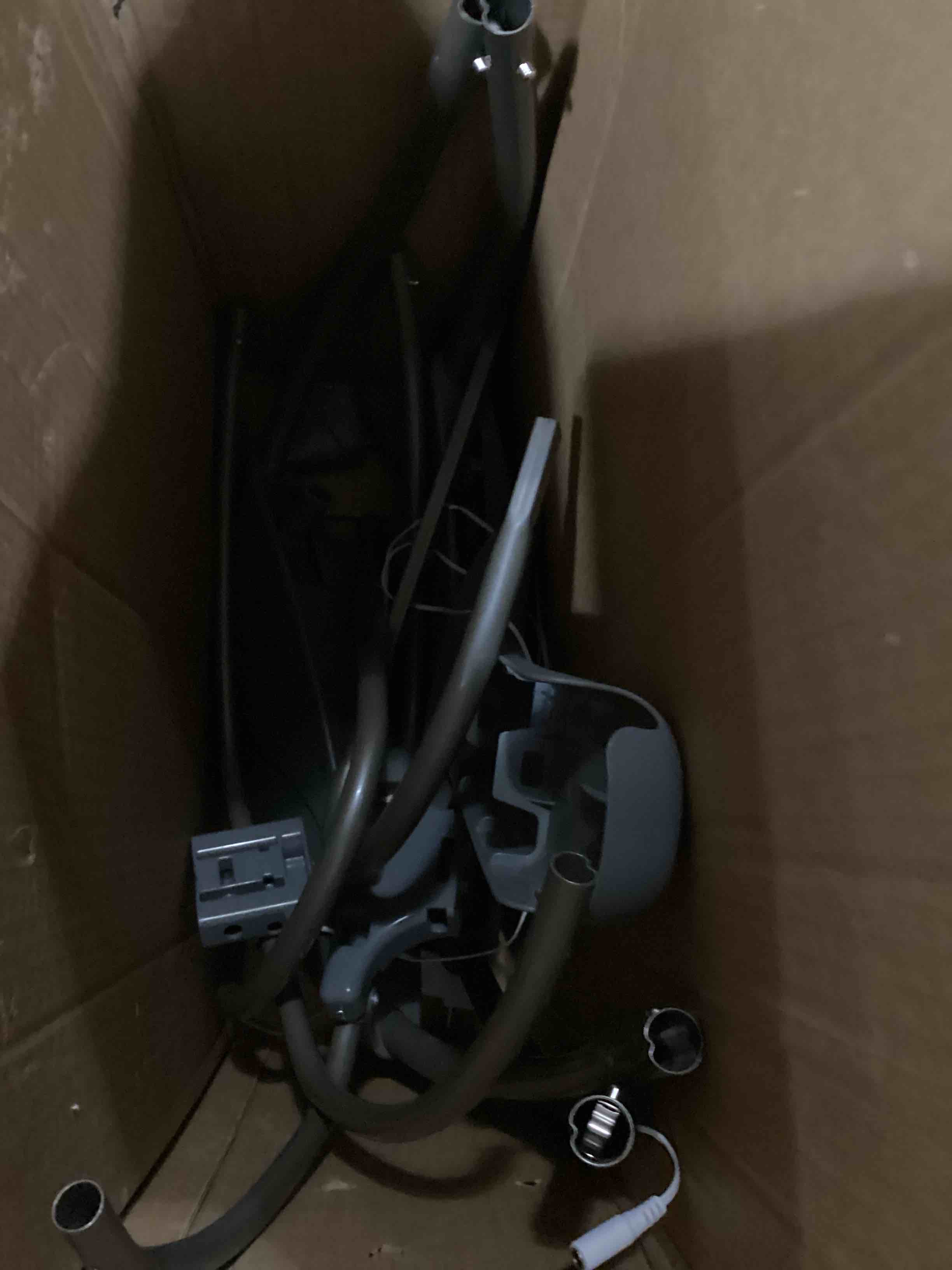 https://s3.amazonaws.com/lotting-images-prod/bidfta/BLU5786335_1709063523392.jpeg