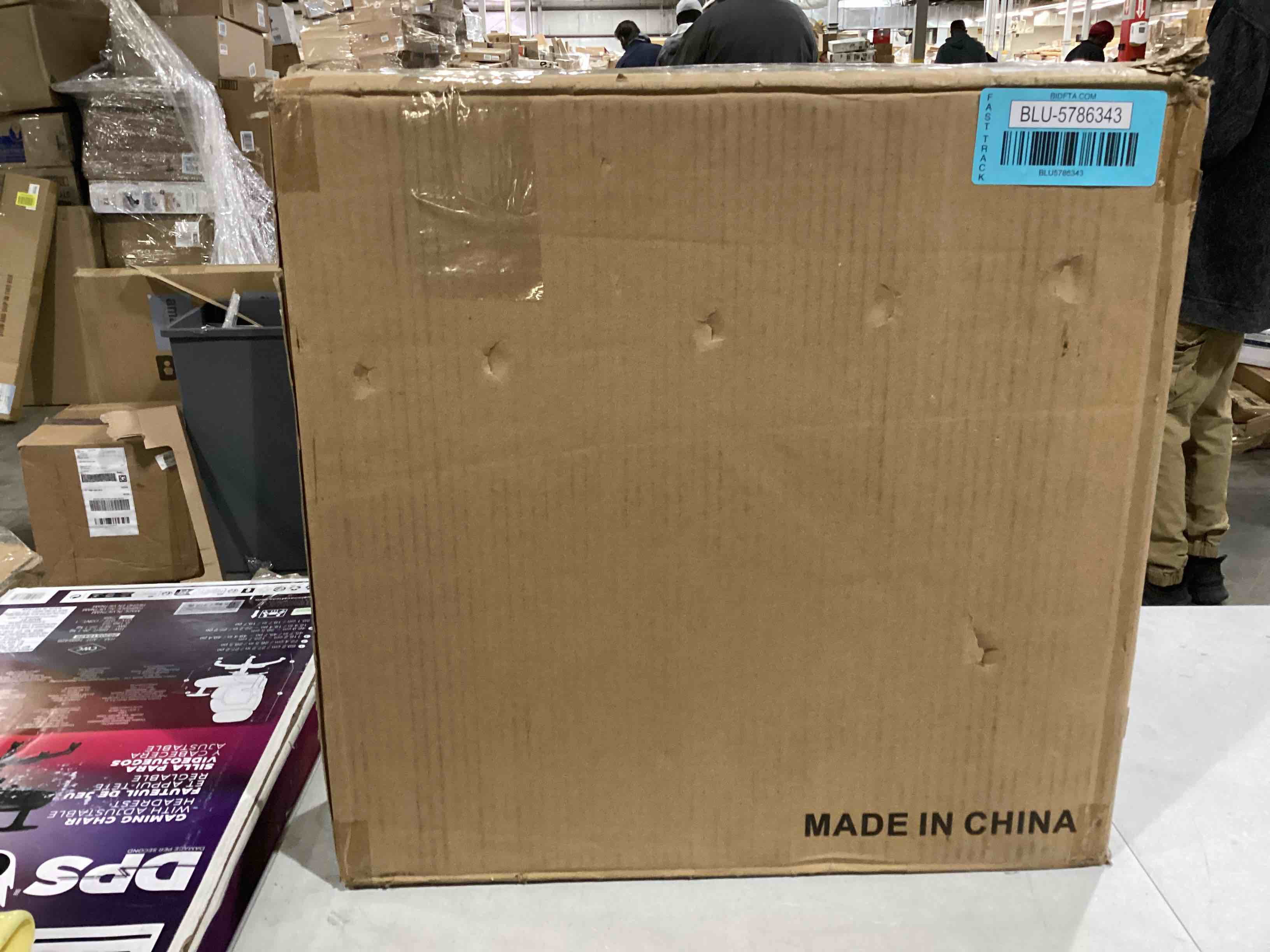 https://s3.amazonaws.com/lotting-images-prod/bidfta/BLU5786343_1709122173058.jpeg