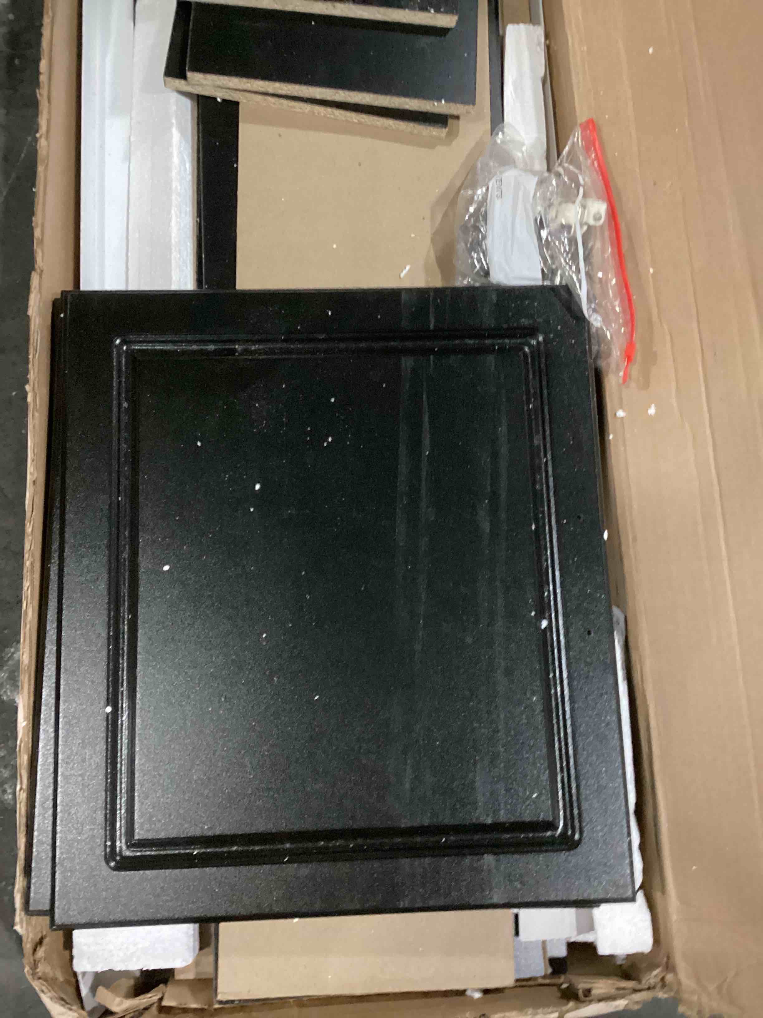 https://s3.amazonaws.com/lotting-images-prod/bidfta/BLU5786456_1709228343343.jpeg