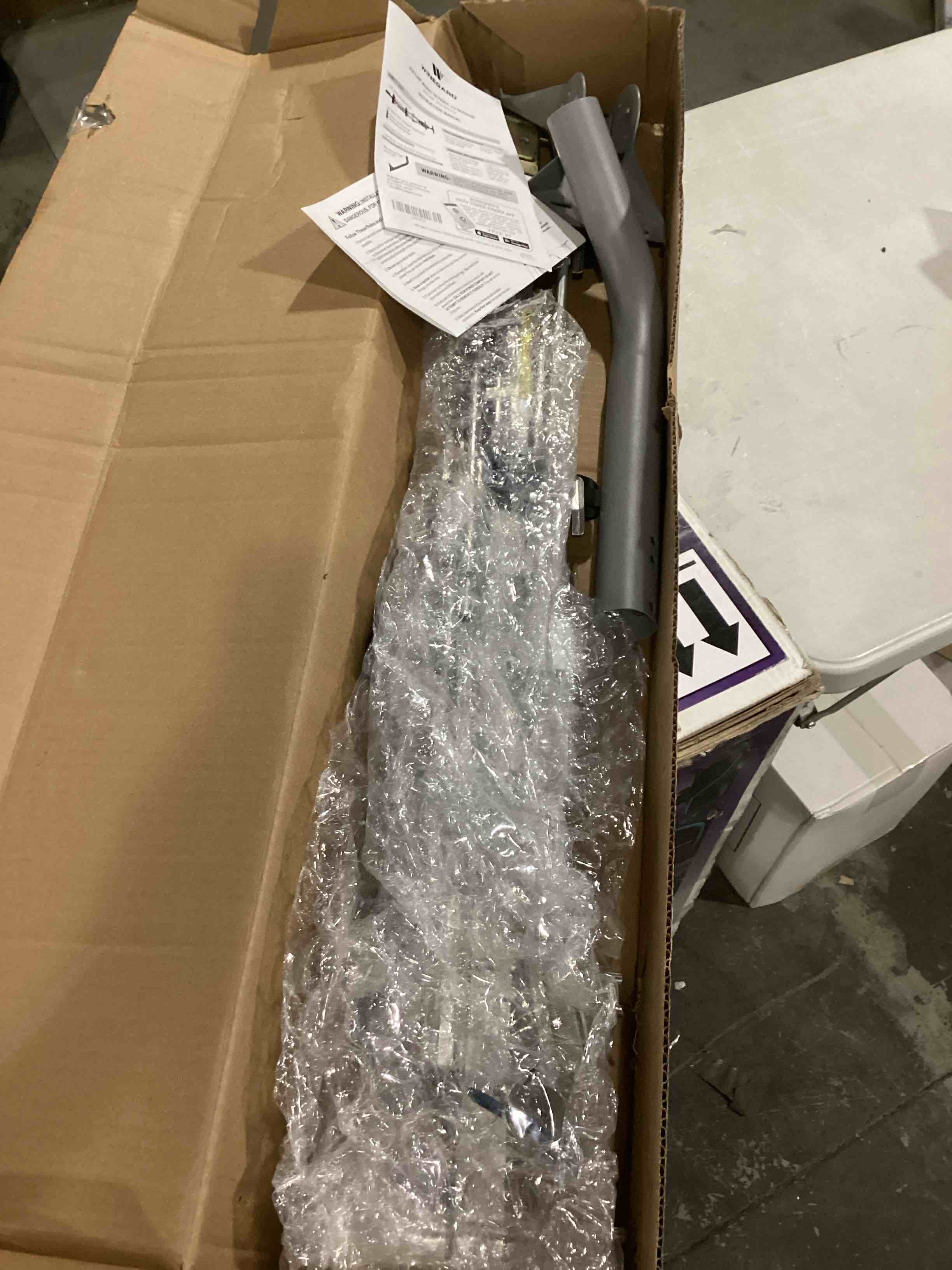 https://s3.amazonaws.com/lotting-images-prod/bidfta/BLU5786700_1709569559076.jpeg