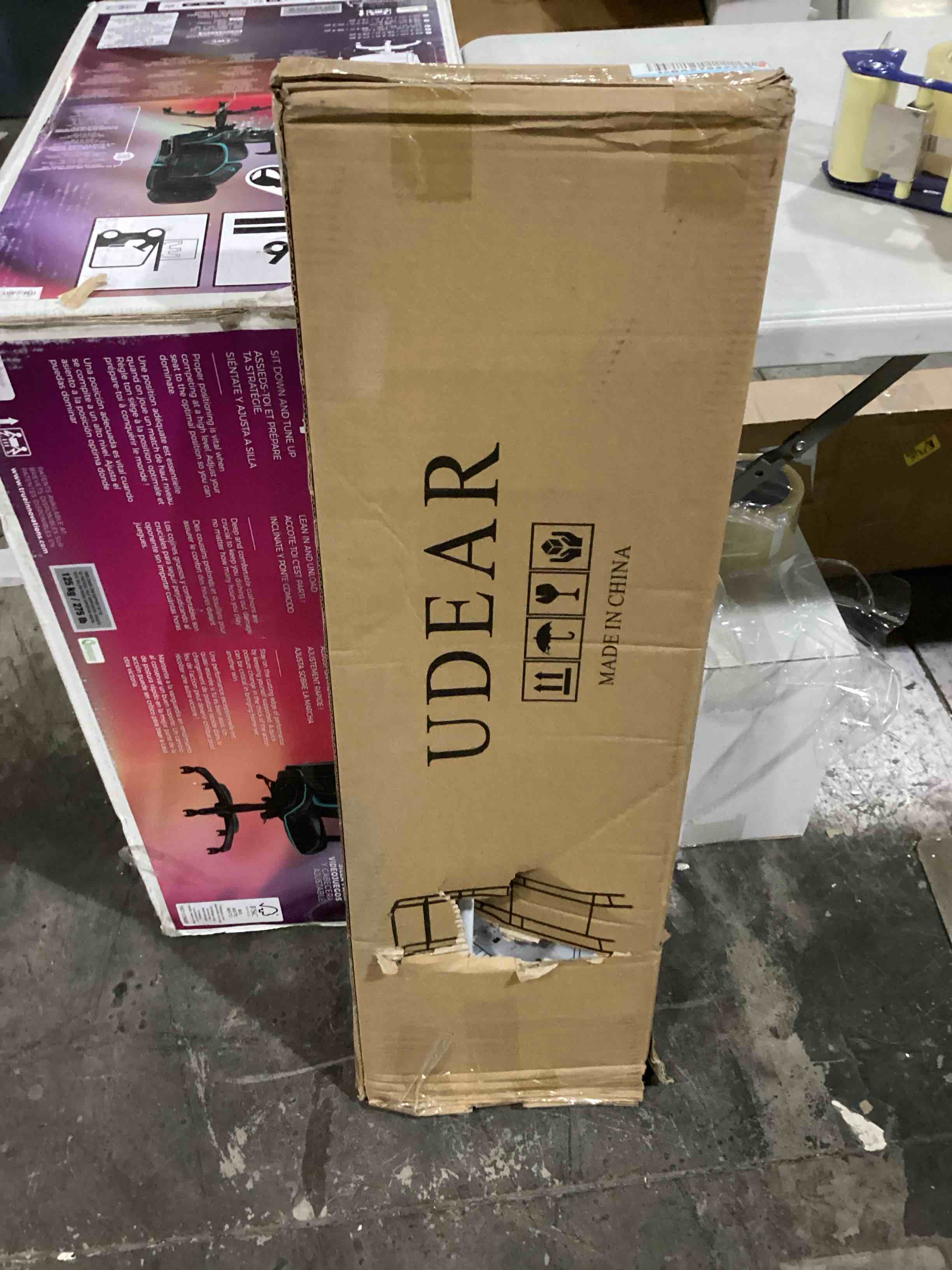https://s3.amazonaws.com/lotting-images-prod/bidfta/BLU5786729_1709582015906.jpeg