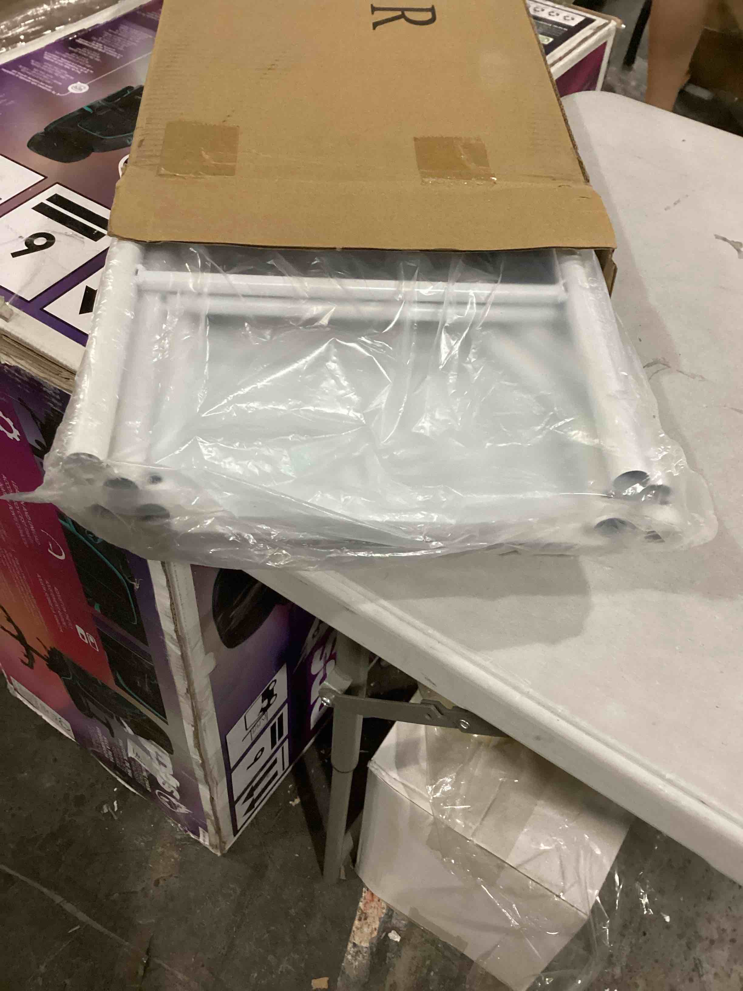 https://s3.amazonaws.com/lotting-images-prod/bidfta/BLU5786729_1709582040253.jpeg