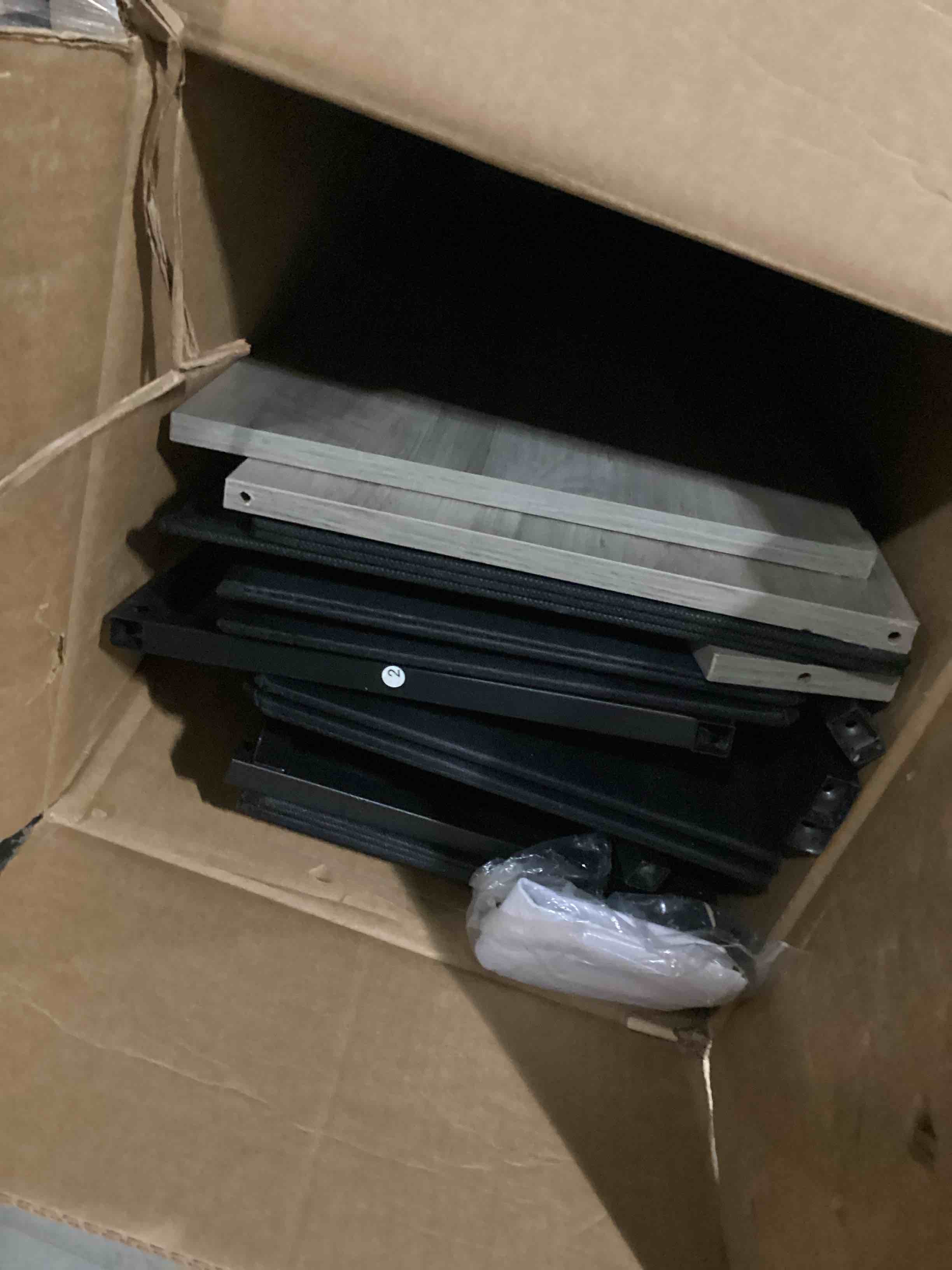 https://s3.amazonaws.com/lotting-images-prod/bidfta/BLU5786993_1709911414865.jpeg