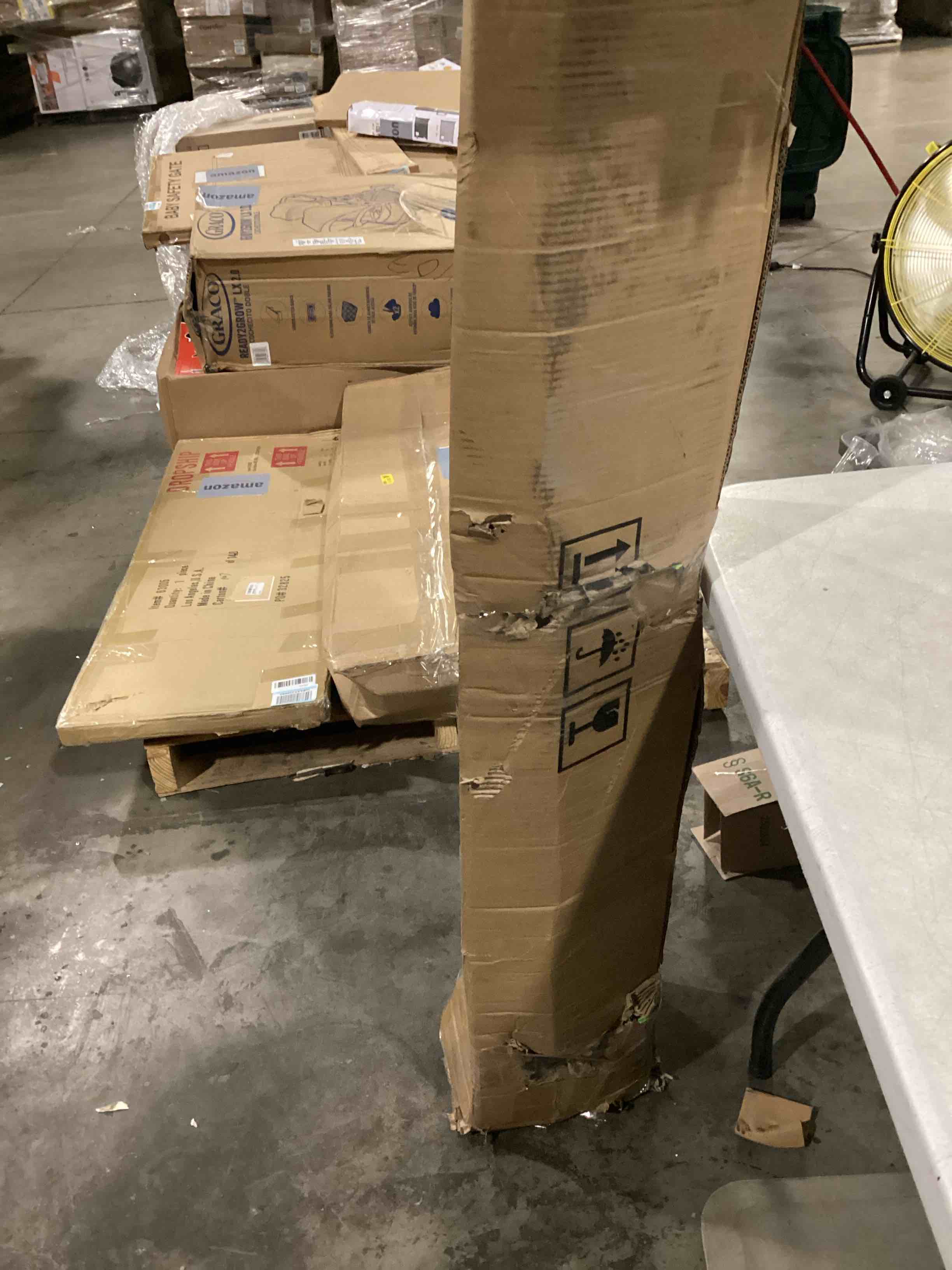 https://s3.amazonaws.com/lotting-images-prod/bidfta/BLU5786996_1709912629074.jpeg