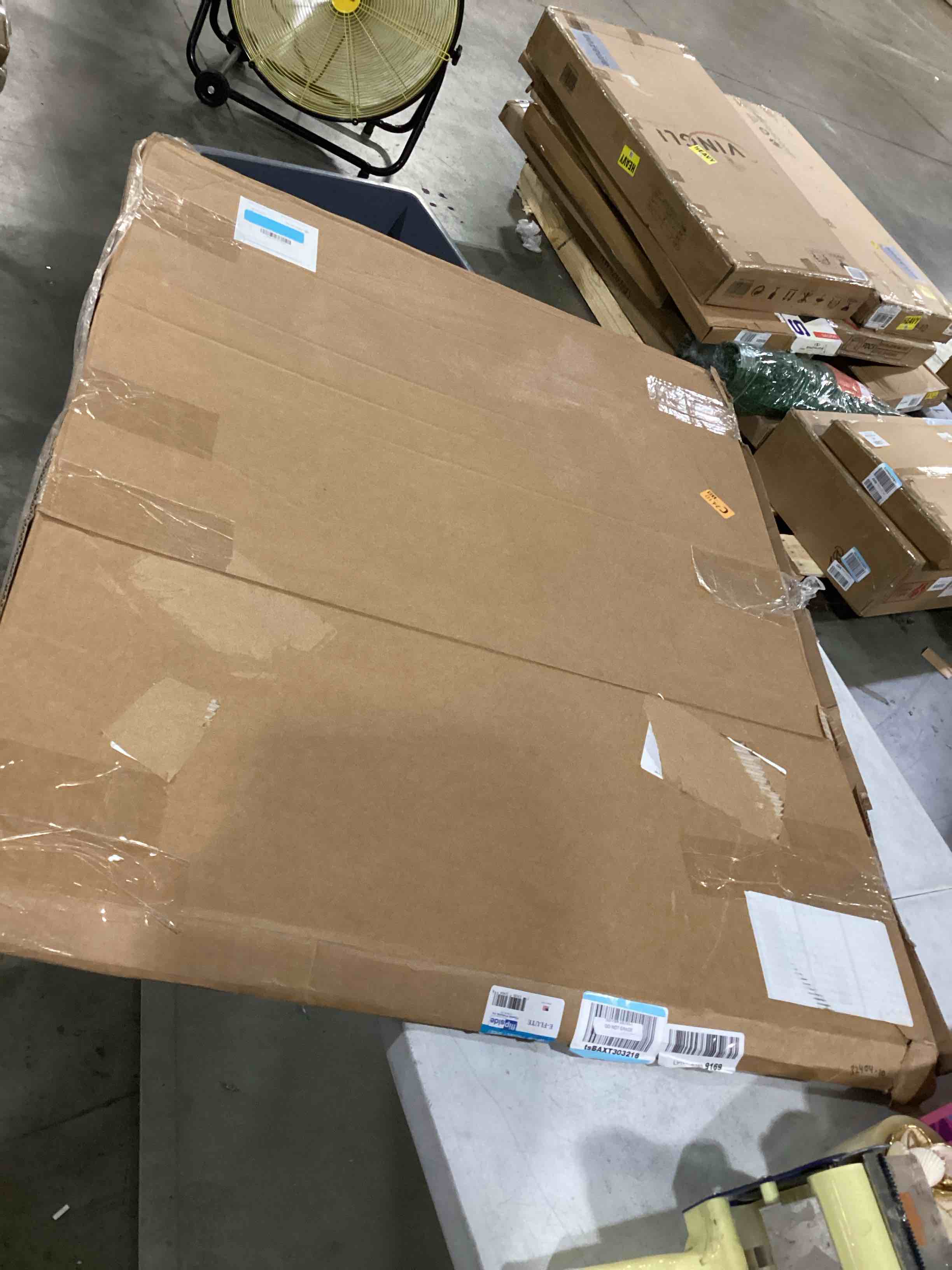 https://s3.amazonaws.com/lotting-images-prod/bidfta/BLU5787030_1709920239451.jpeg