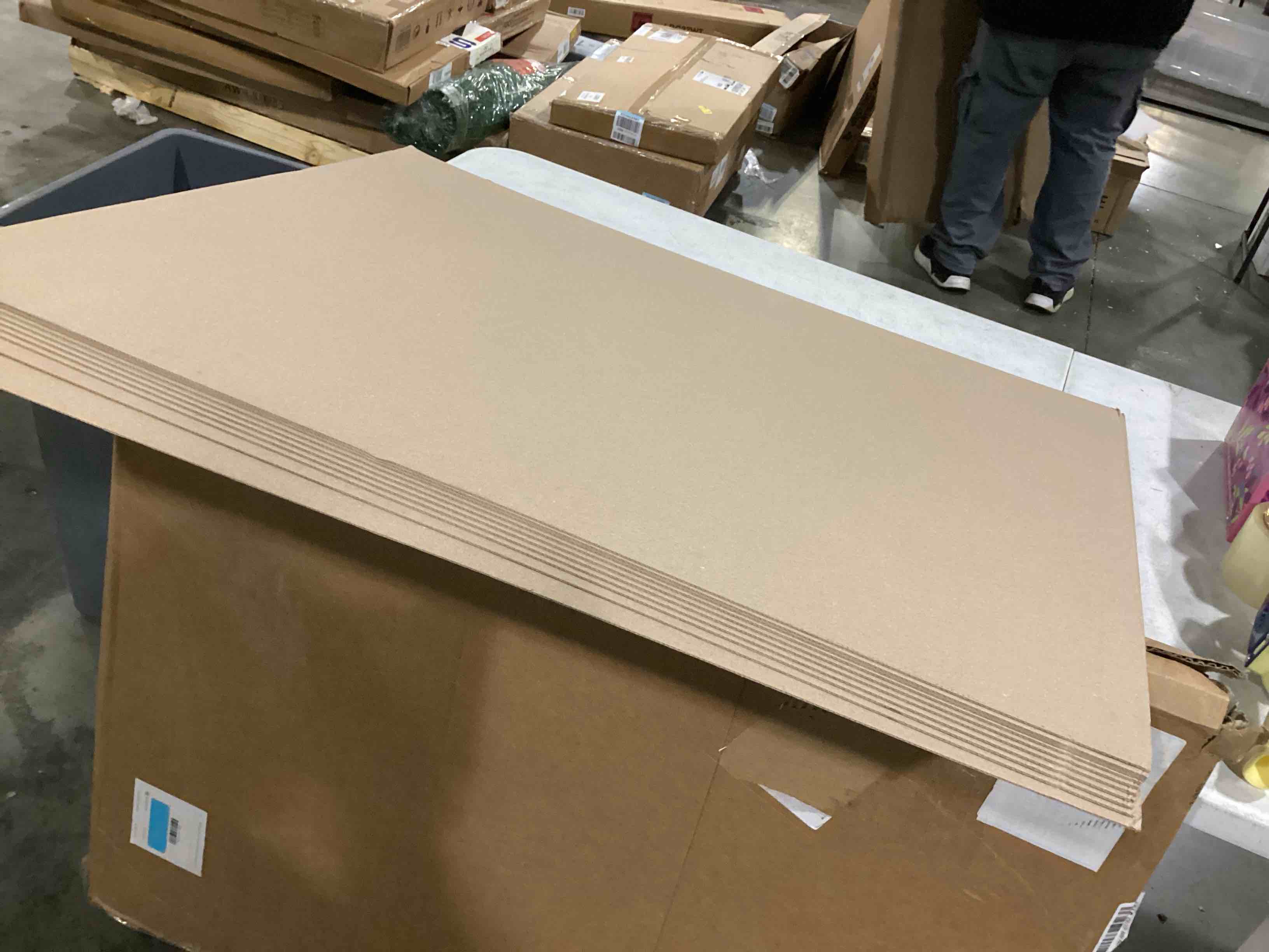 https://s3.amazonaws.com/lotting-images-prod/bidfta/BLU5787030_1709920273999.jpeg
