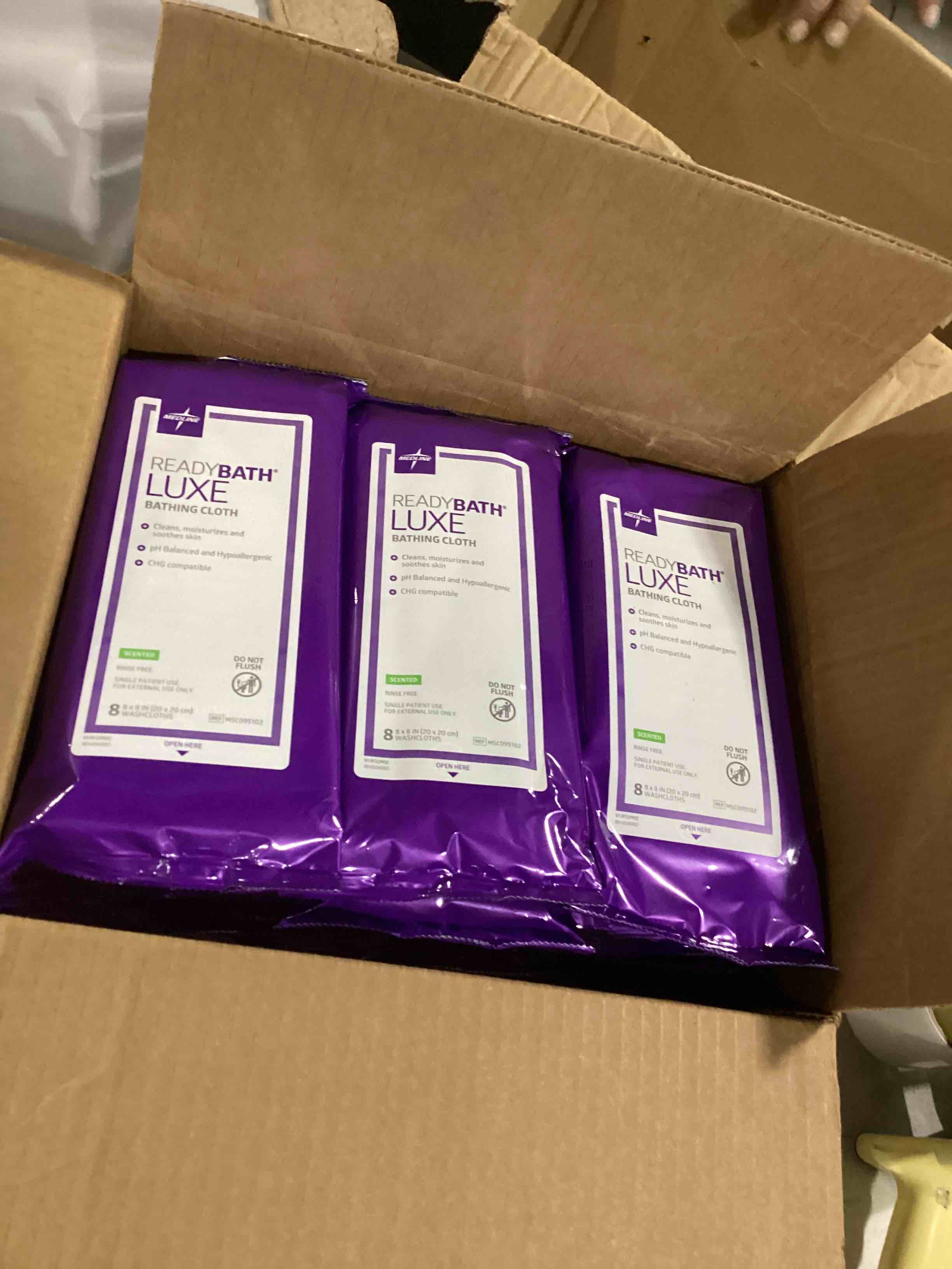 https://s3.amazonaws.com/lotting-images-prod/bidfta/BLU5787130_1710007884256.jpeg