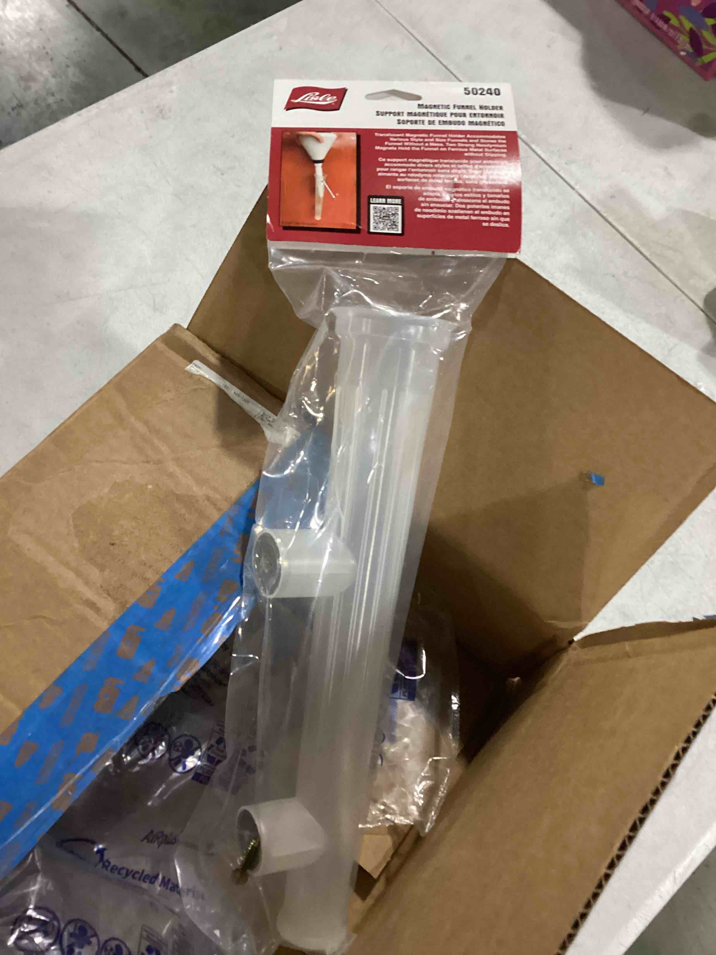 https://s3.amazonaws.com/lotting-images-prod/bidfta/BLU5787159_1710156576995.jpeg