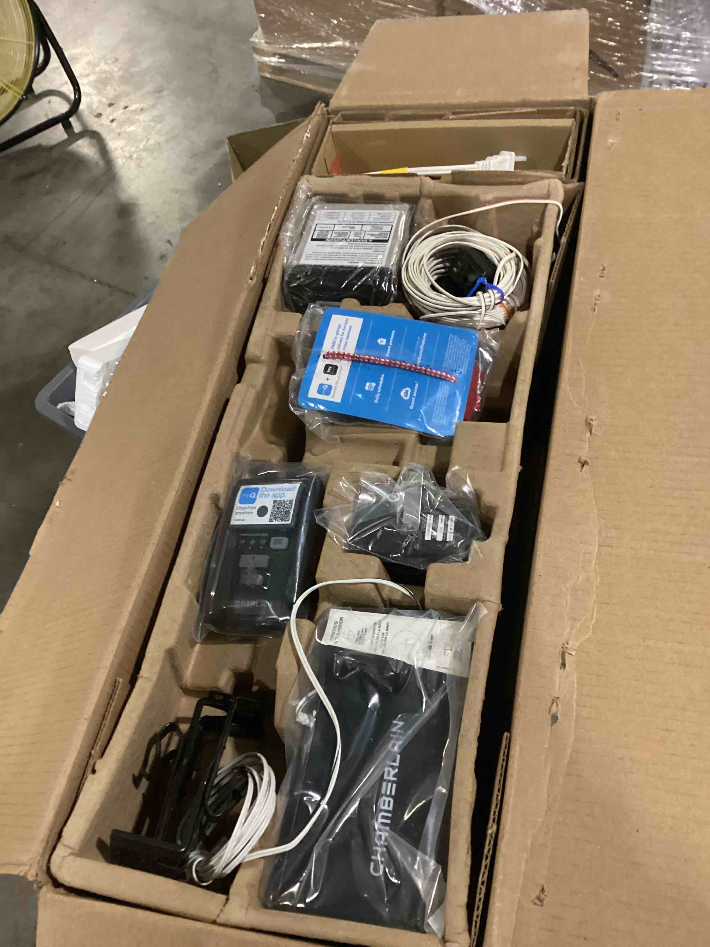 https://s3.amazonaws.com/lotting-images-prod/bidfta/BLU5787208_1710167275054.jpeg