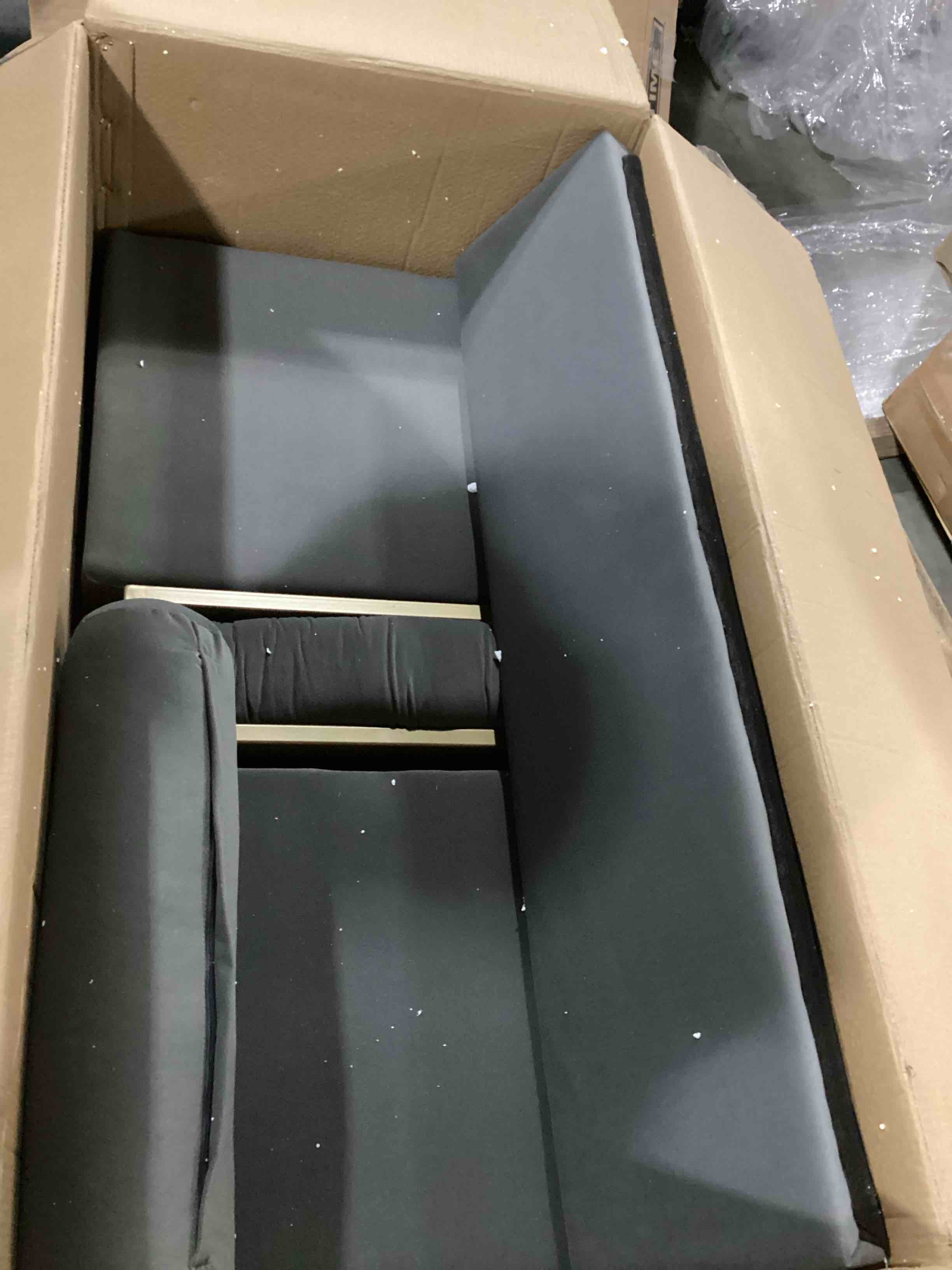https://s3.amazonaws.com/lotting-images-prod/bidfta/BLU5787276_1710250038268.jpeg
