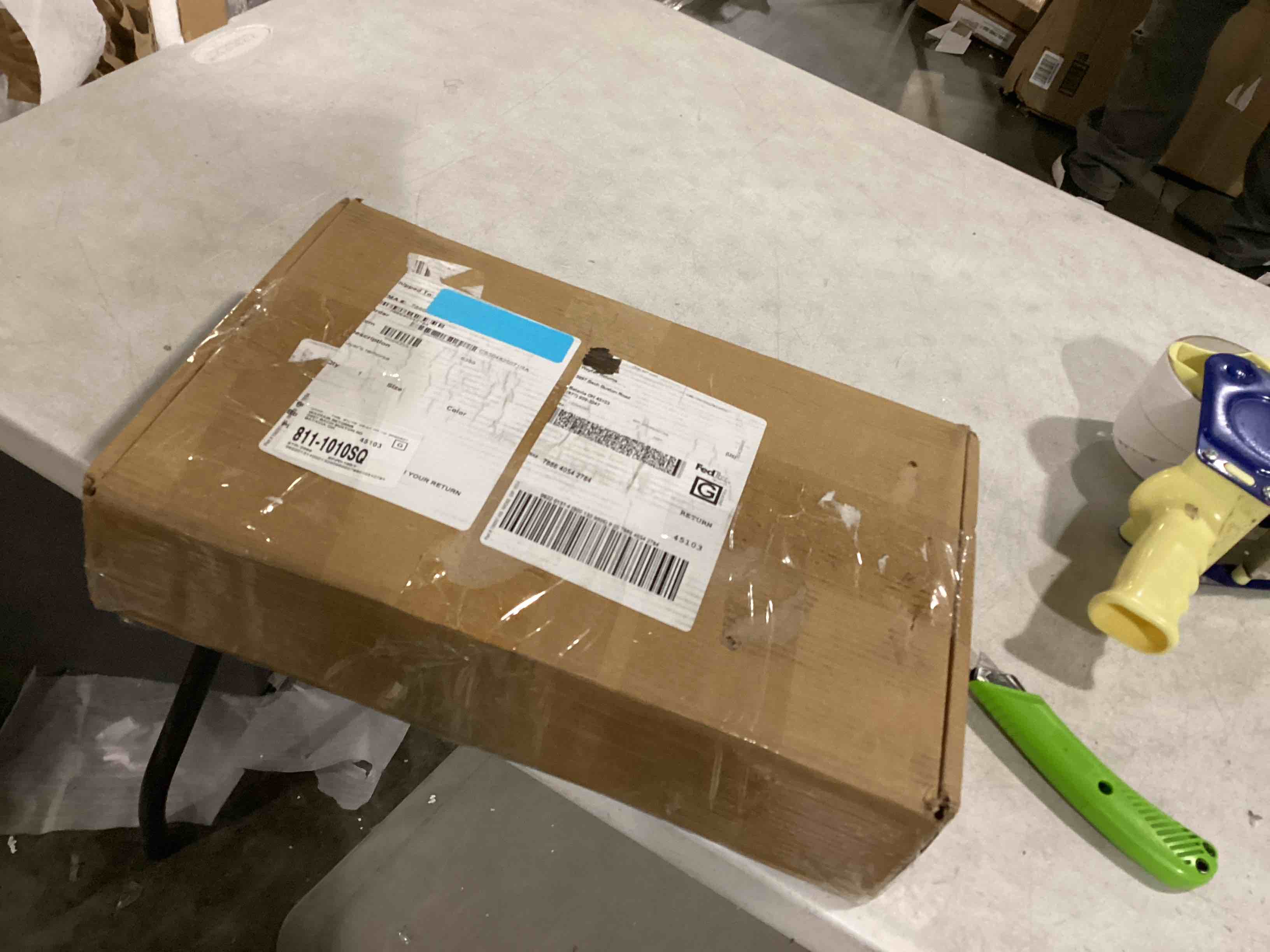 https://s3.amazonaws.com/lotting-images-prod/bidfta/BLU5787279_1710251681014.jpeg