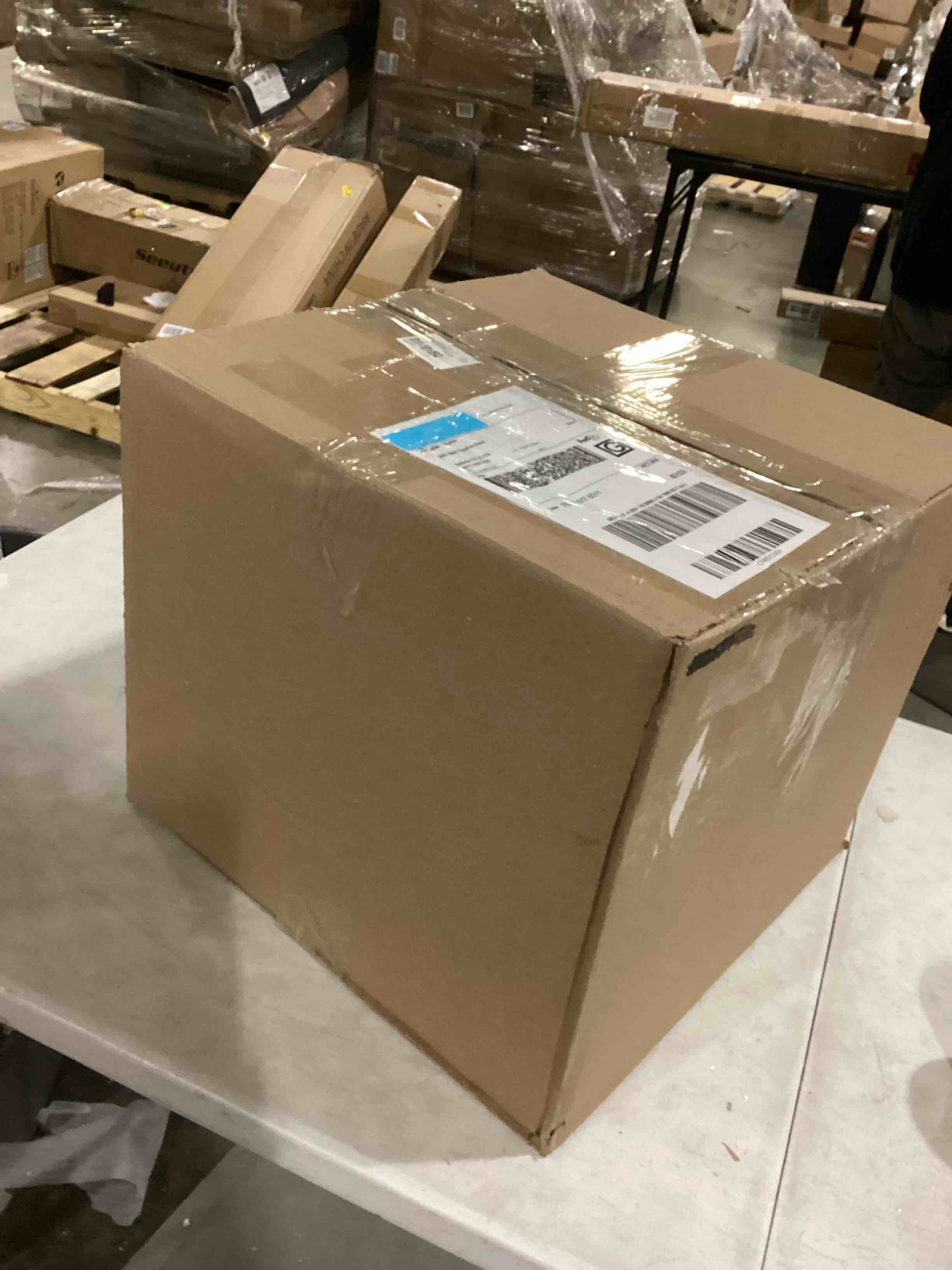 https://s3.amazonaws.com/lotting-images-prod/bidfta/BLU5787281_1710253861590.jpeg