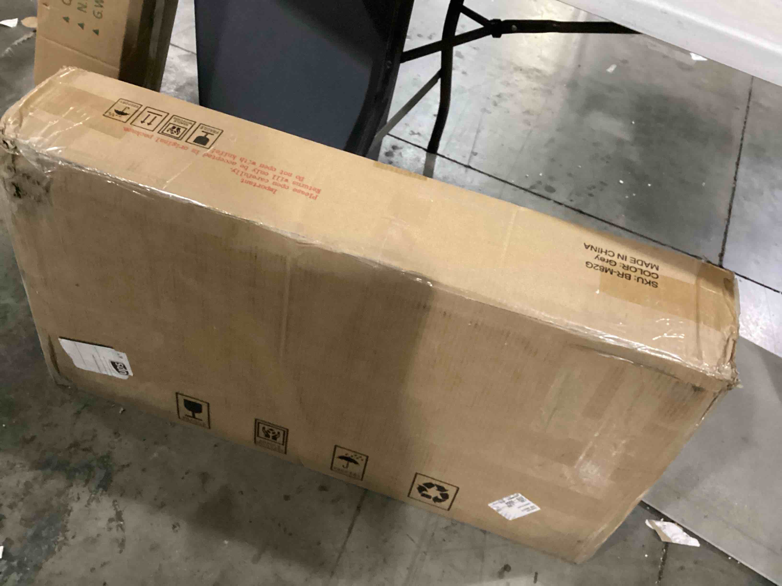 https://s3.amazonaws.com/lotting-images-prod/bidfta/BLU5787290_1710255975146.jpeg
