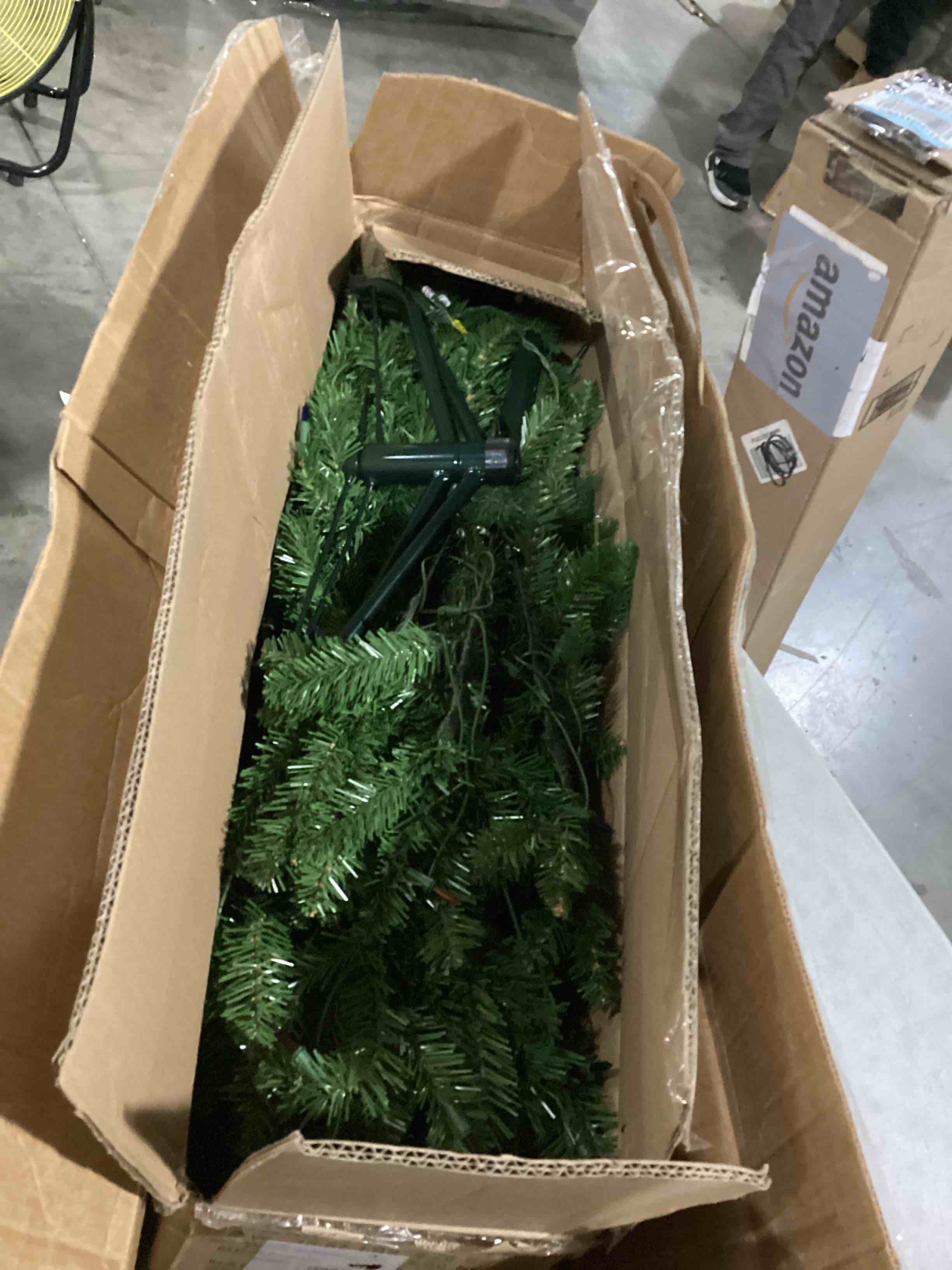 https://s3.amazonaws.com/lotting-images-prod/bidfta/BLU5787298_1710256824592.jpeg