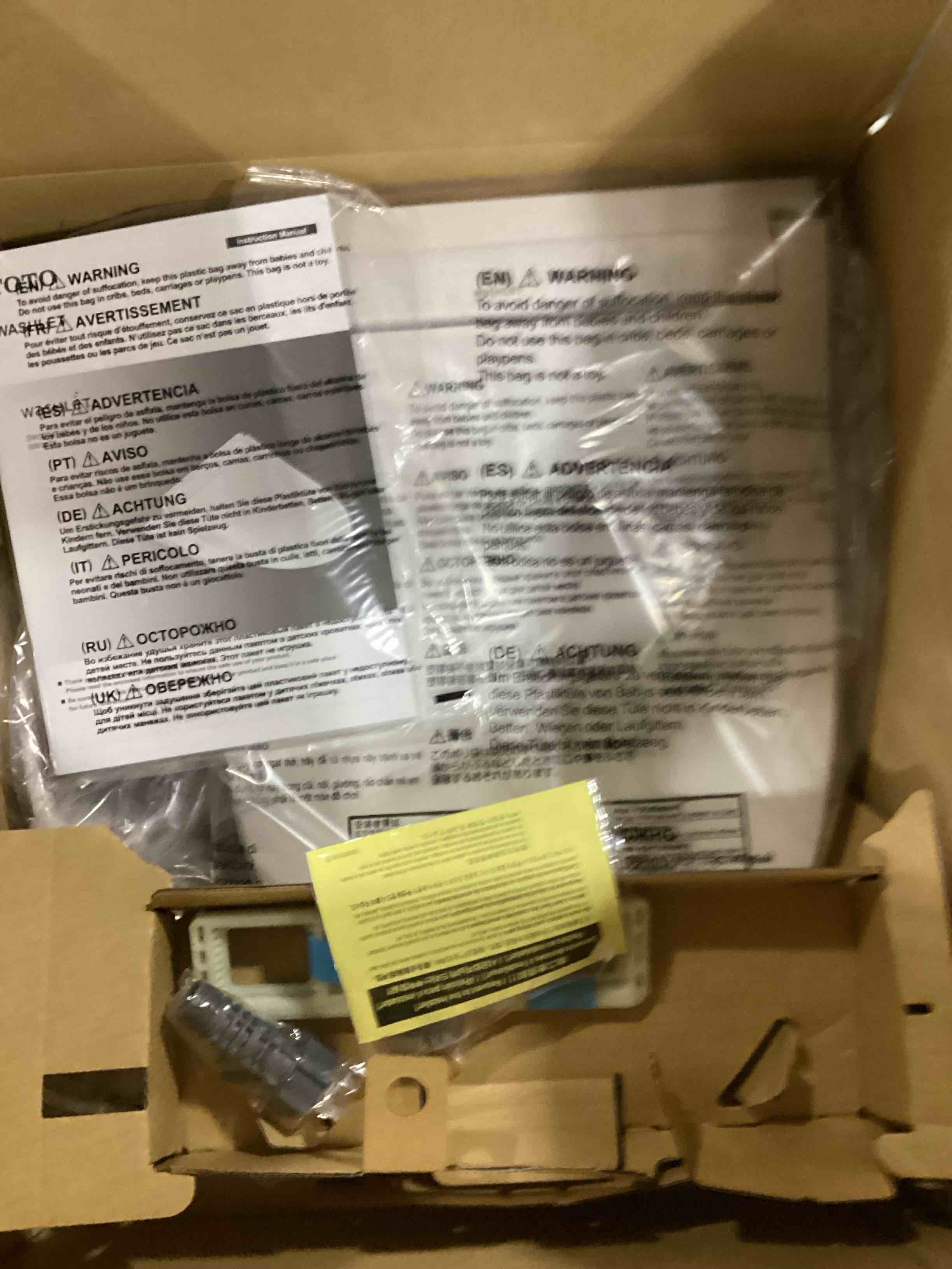 https://s3.amazonaws.com/lotting-images-prod/bidfta/BLU5787780_1707490167590.jpeg