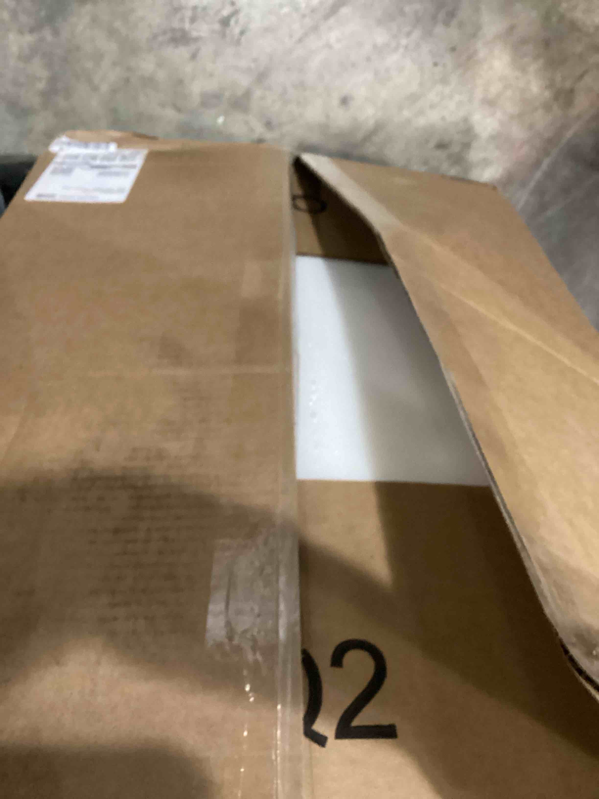 https://s3.amazonaws.com/lotting-images-prod/bidfta/BLU5787855_1707503212524.jpeg