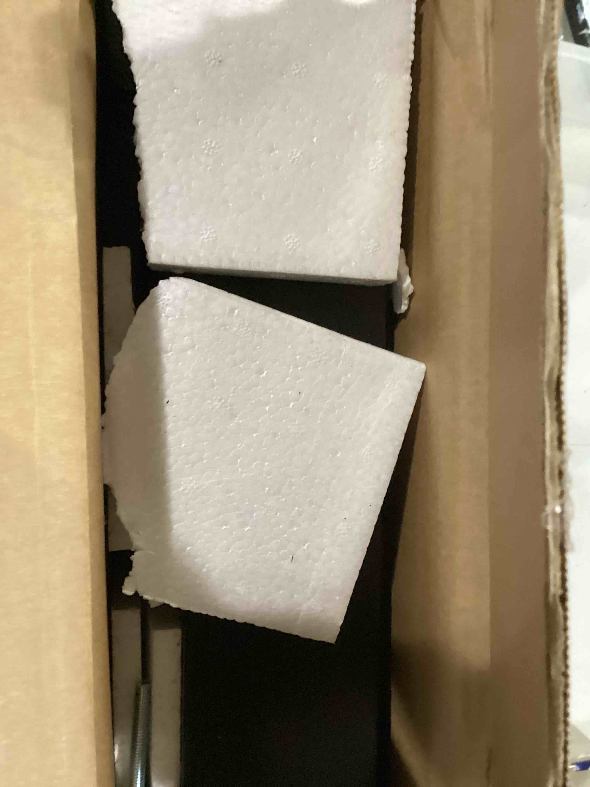 https://s3.amazonaws.com/lotting-images-prod/bidfta/BLU5787904_1707741938113.jpeg