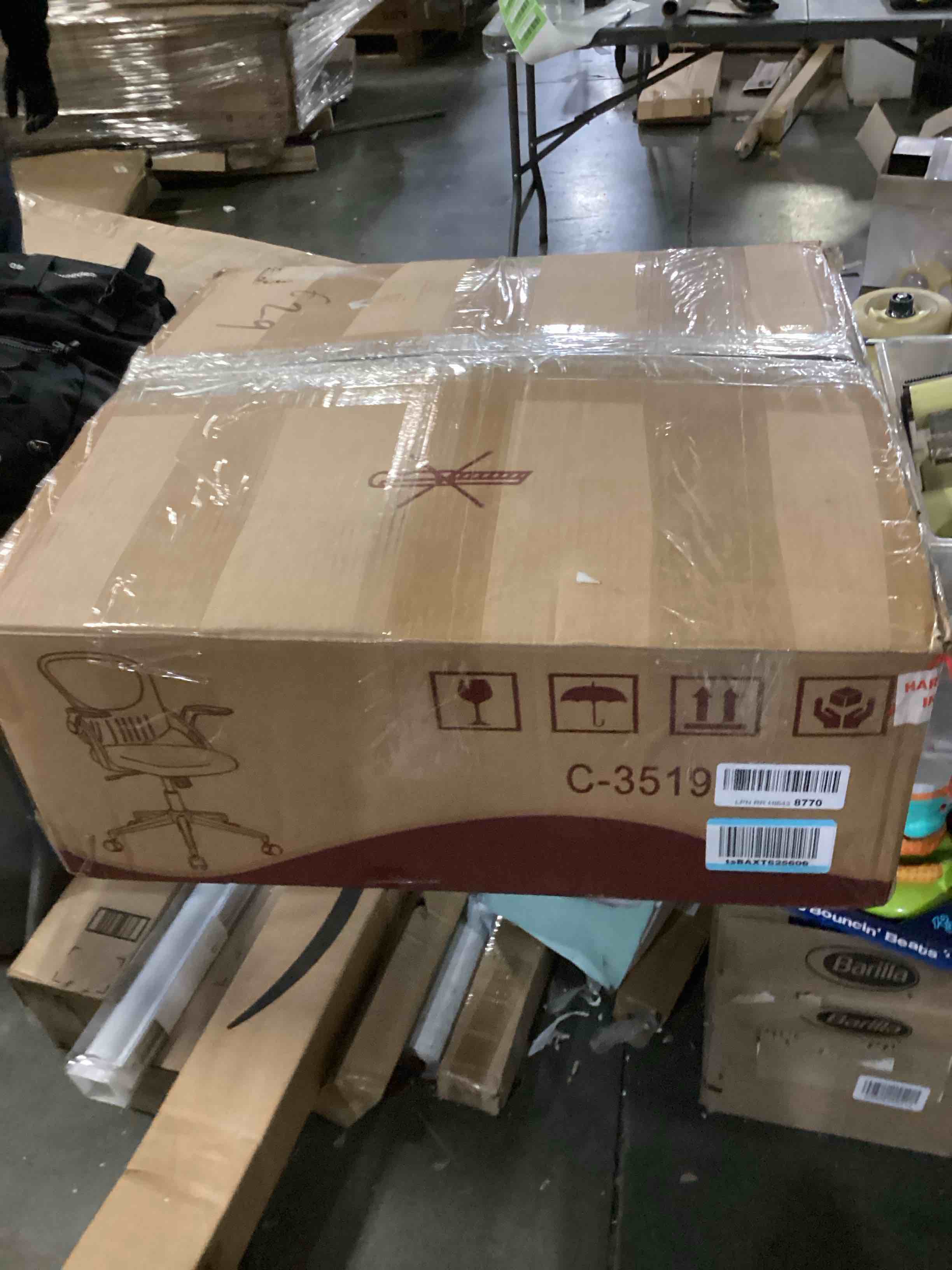 https://s3.amazonaws.com/lotting-images-prod/bidfta/BLU5787965_1707827457344.jpeg