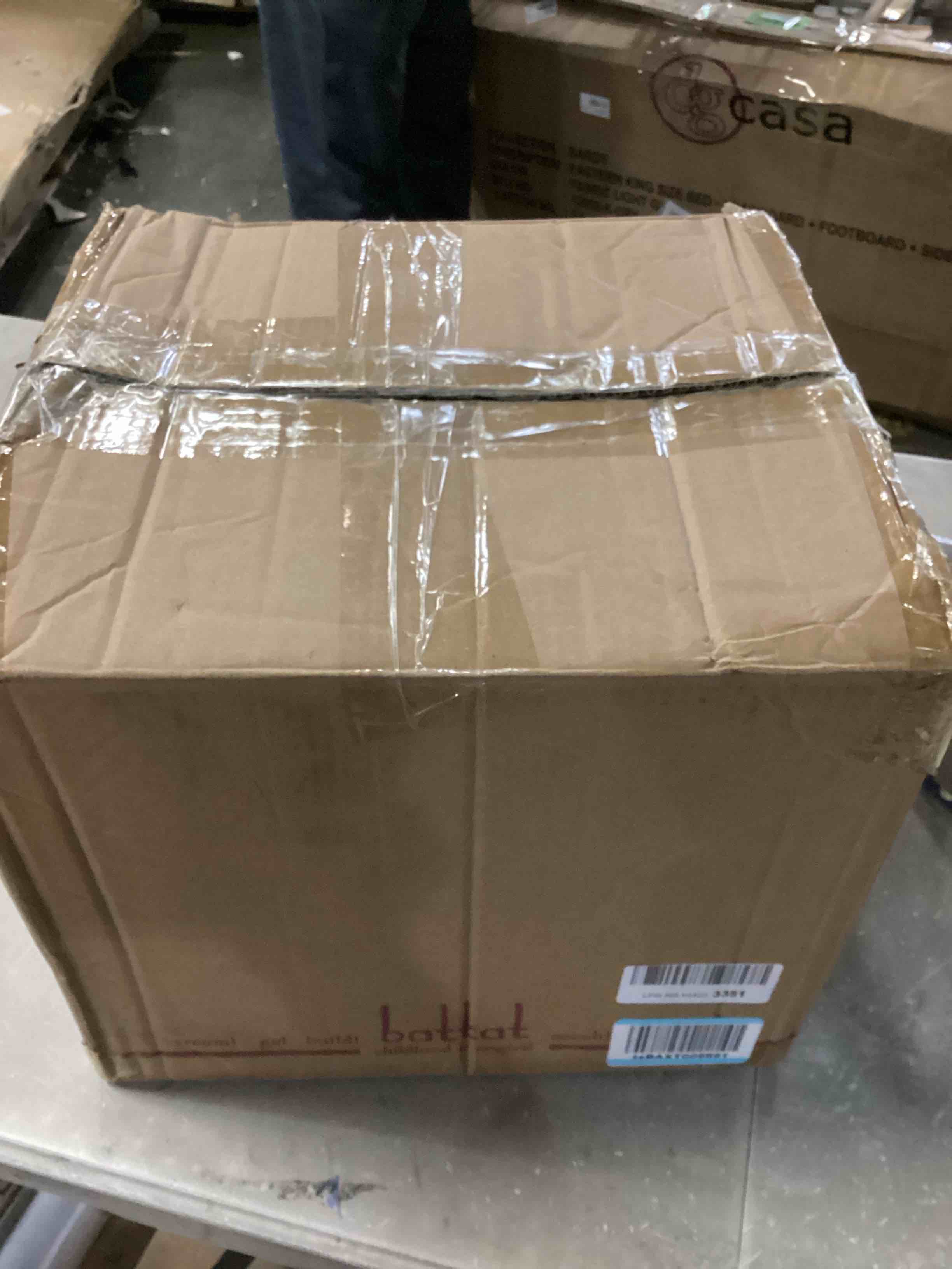 https://s3.amazonaws.com/lotting-images-prod/bidfta/BLU5787968_1707828128680.jpeg