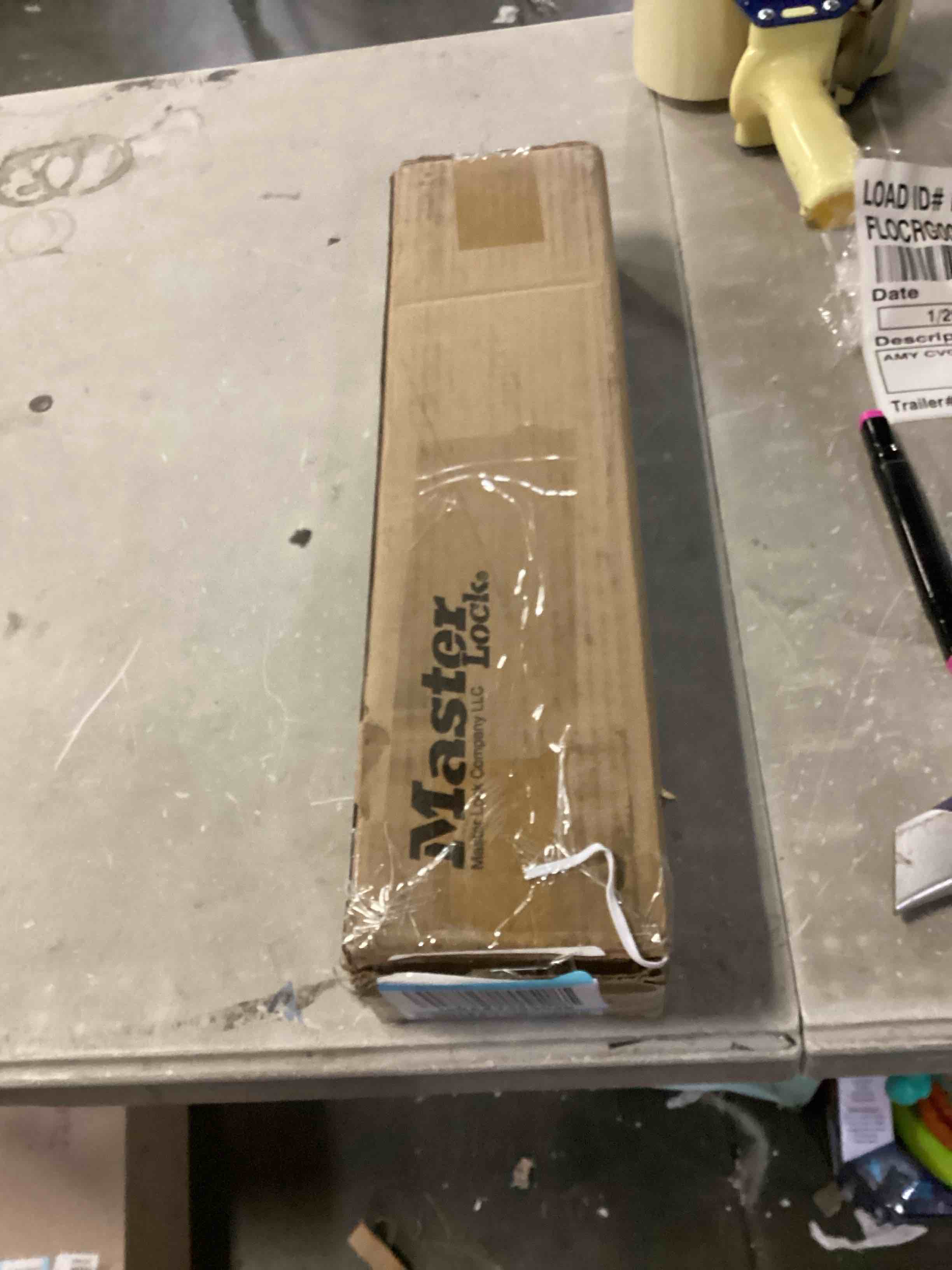 https://s3.amazonaws.com/lotting-images-prod/bidfta/BLU5788004_1707841856131.jpeg