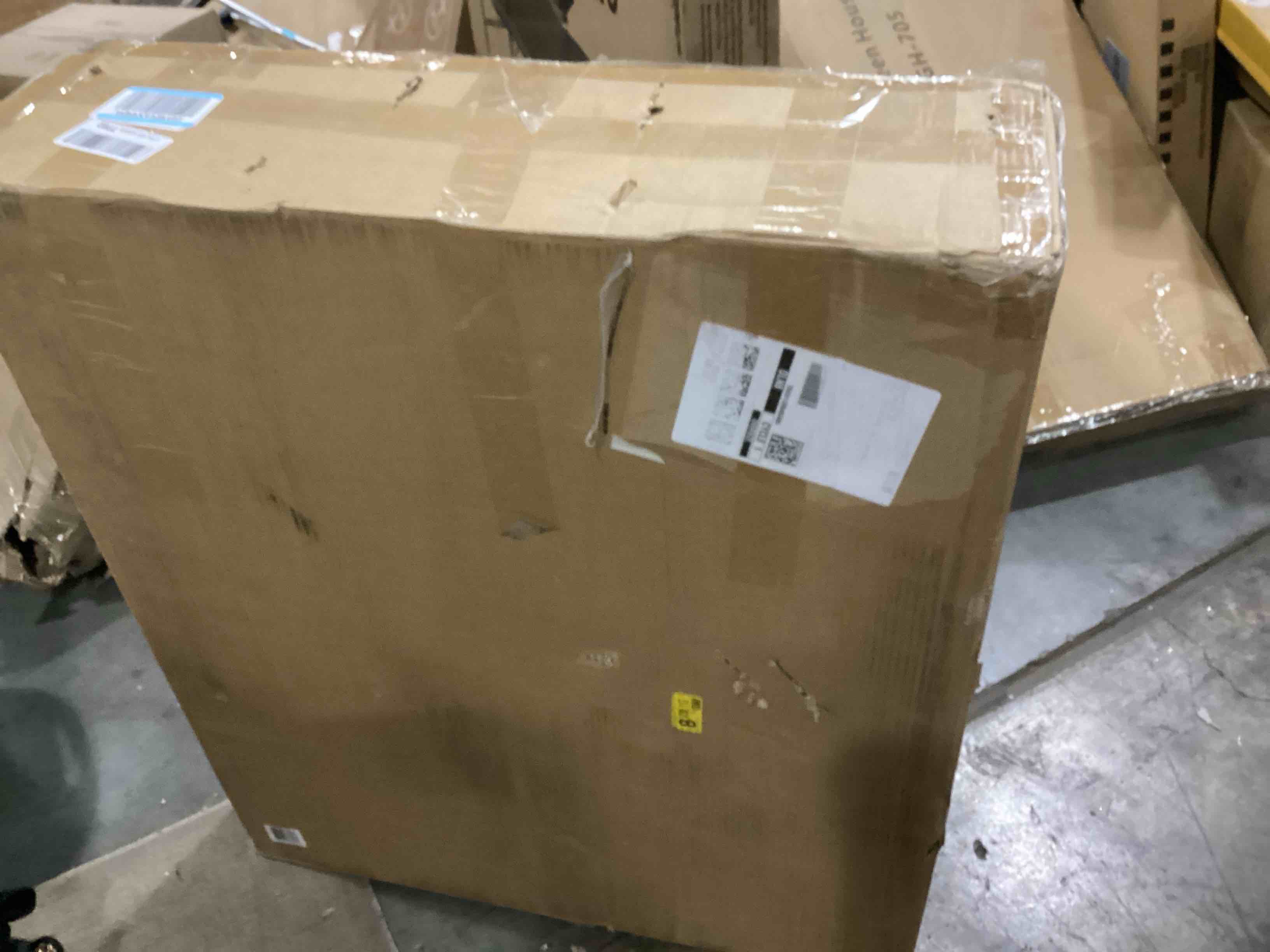 https://s3.amazonaws.com/lotting-images-prod/bidfta/BLU5788201_1708097333315.jpeg