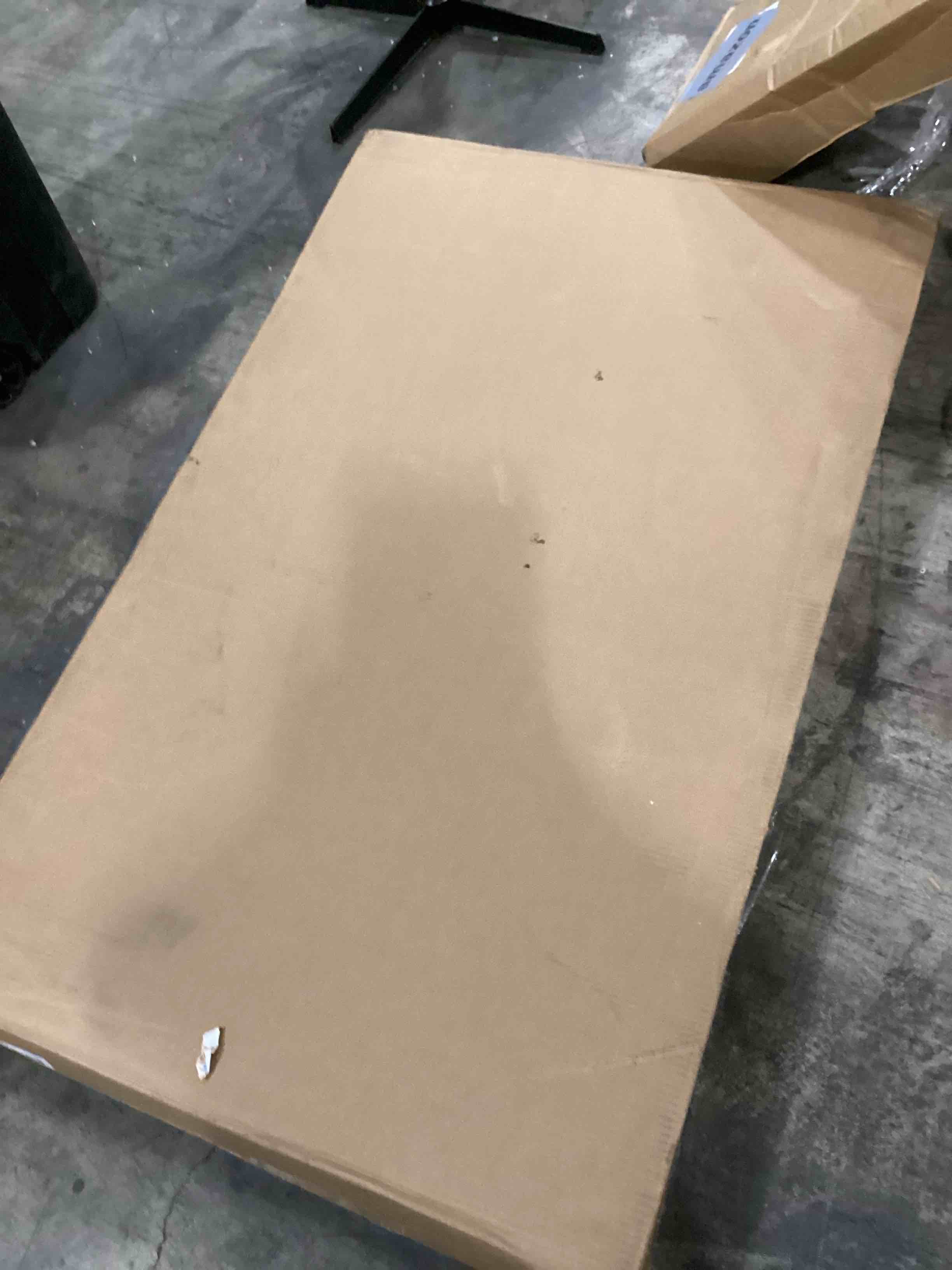 https://s3.amazonaws.com/lotting-images-prod/bidfta/BLU5788211_1708100015031.jpeg