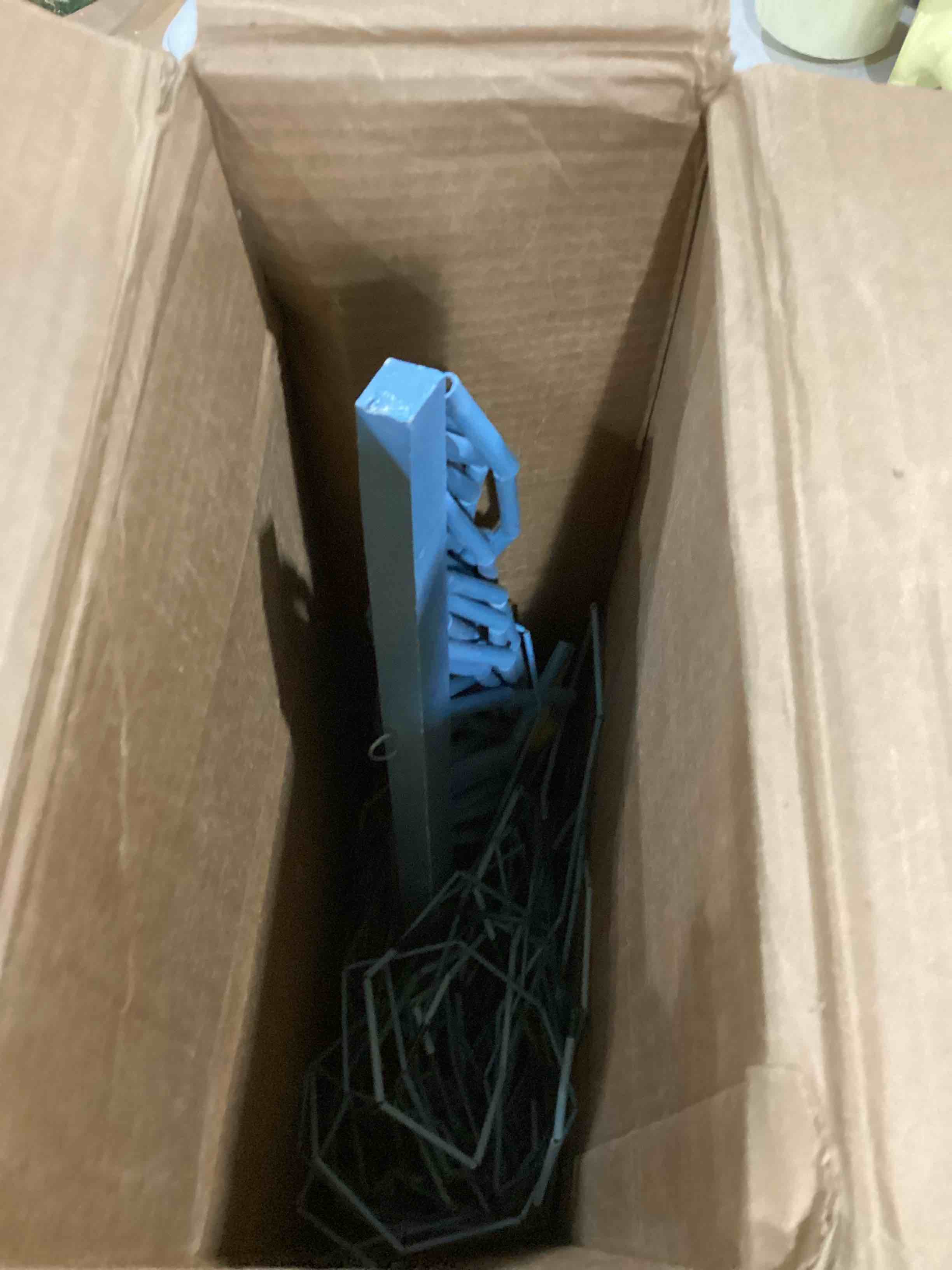 https://s3.amazonaws.com/lotting-images-prod/bidfta/BLU5788213_1708101333629.jpeg