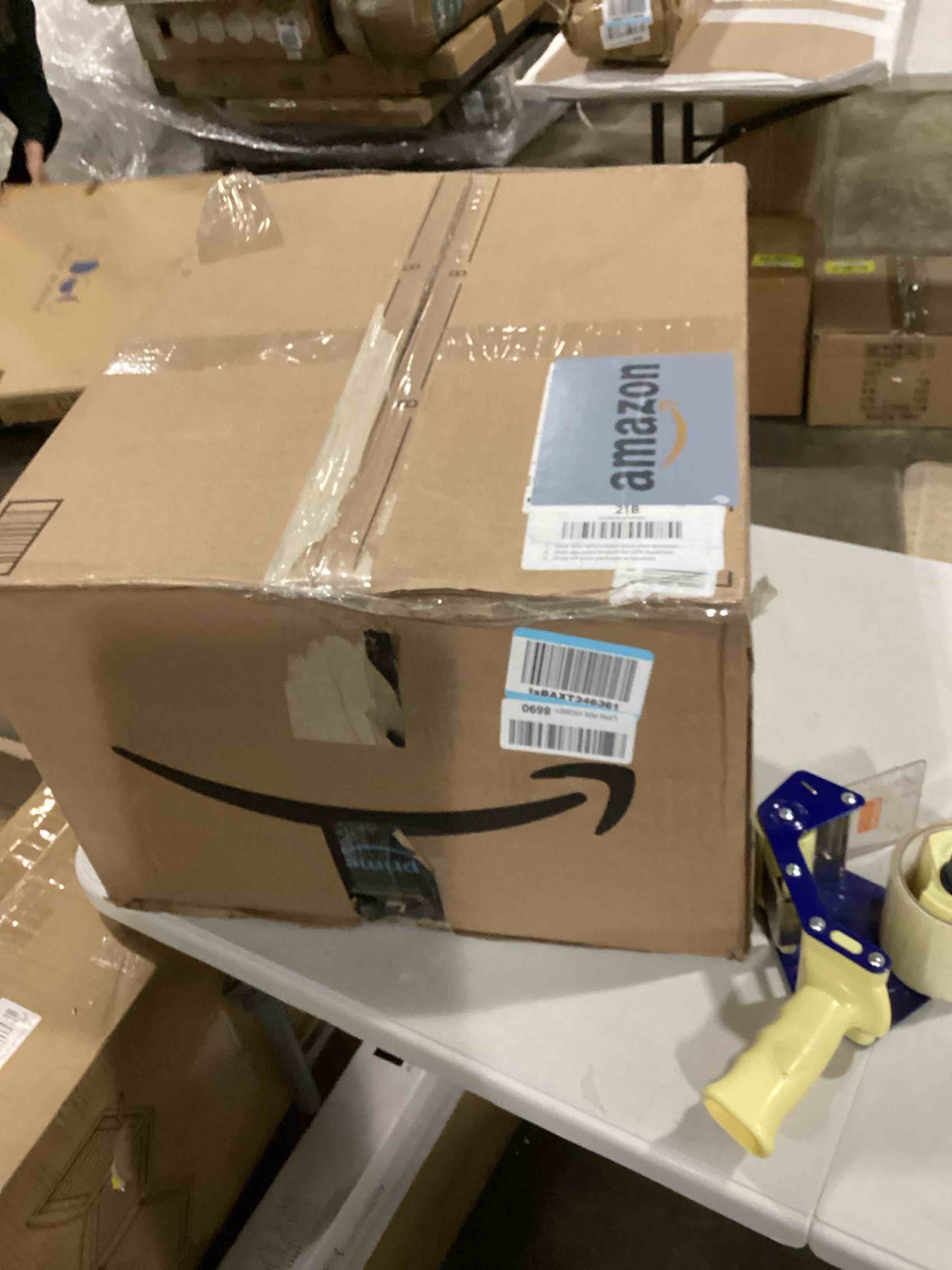 https://s3.amazonaws.com/lotting-images-prod/bidfta/BLU5788259_1708348795026.jpeg