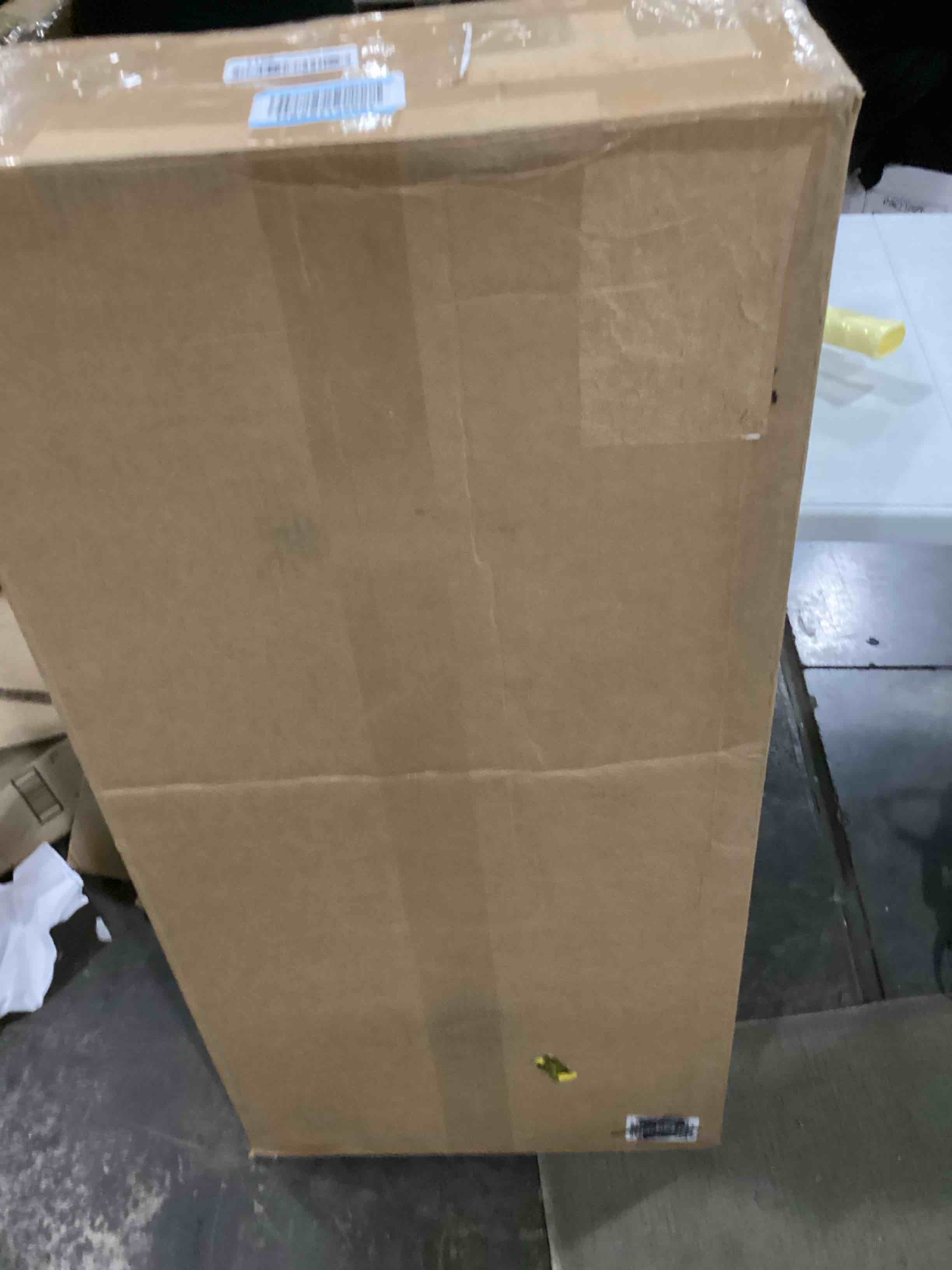 https://s3.amazonaws.com/lotting-images-prod/bidfta/BLU5788305_1708365947400.jpeg
