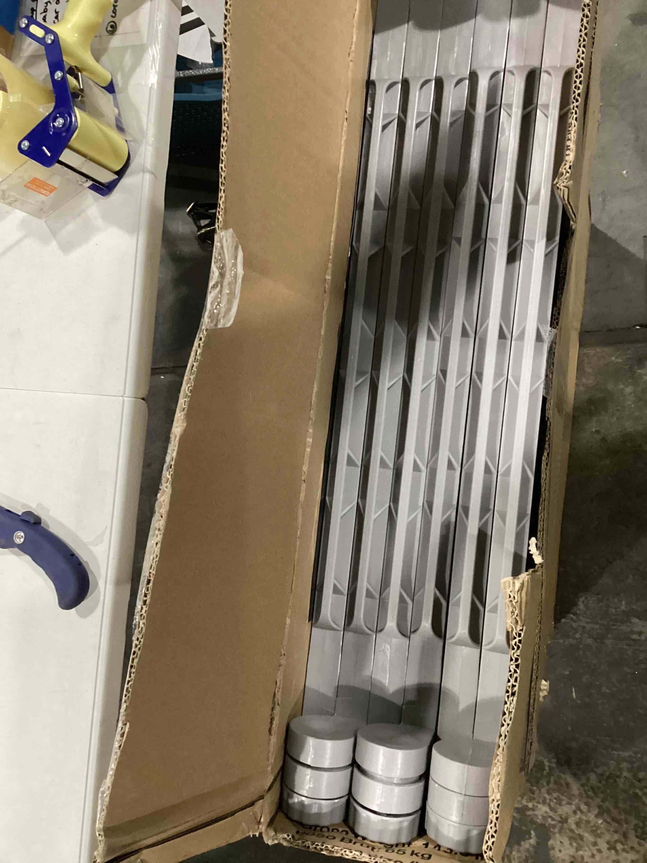 https://s3.amazonaws.com/lotting-images-prod/bidfta/BLU5788341_1708434081663.jpeg