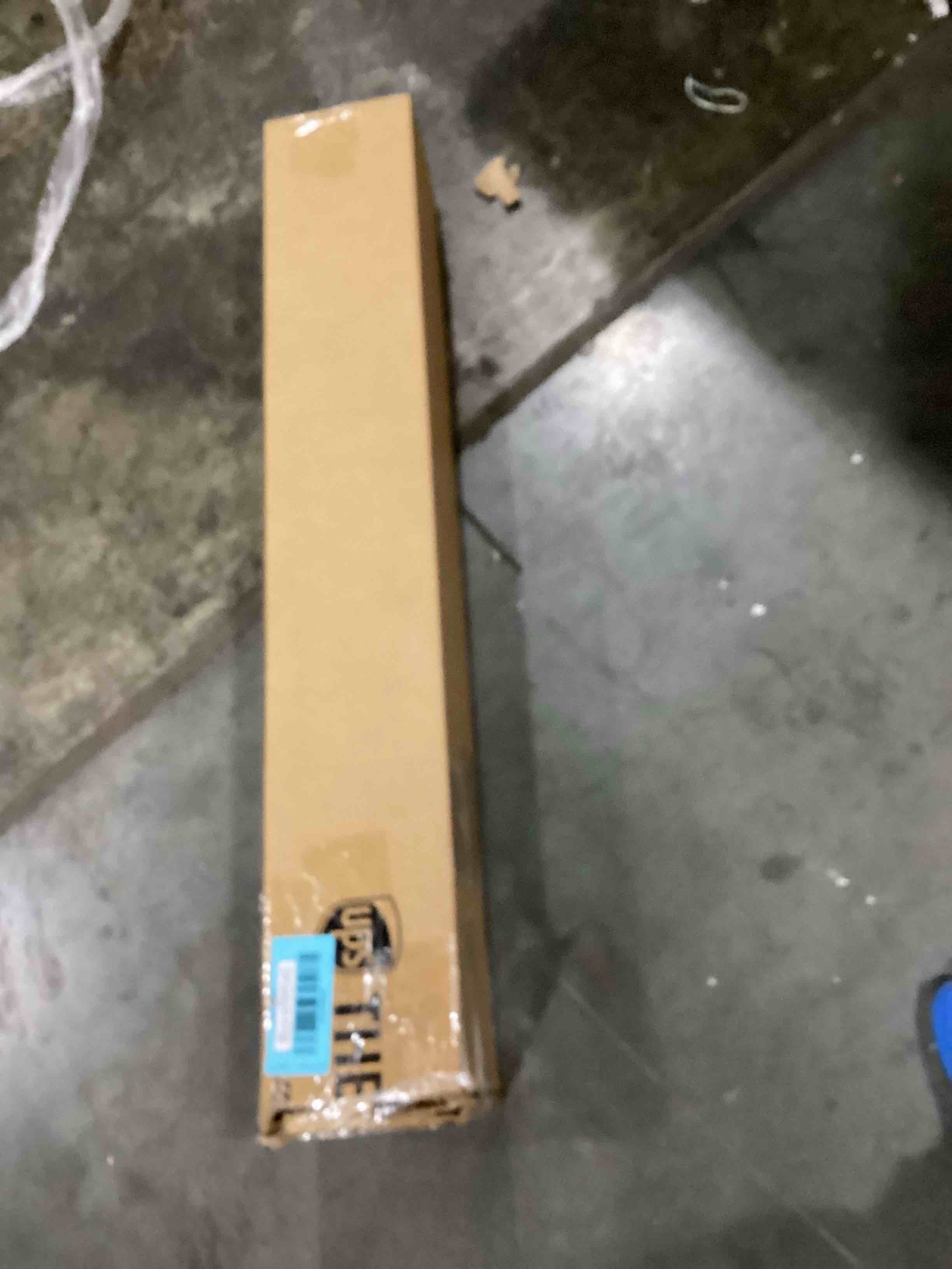 https://s3.amazonaws.com/lotting-images-prod/bidfta/BLU5788845_1709397953053.jpeg