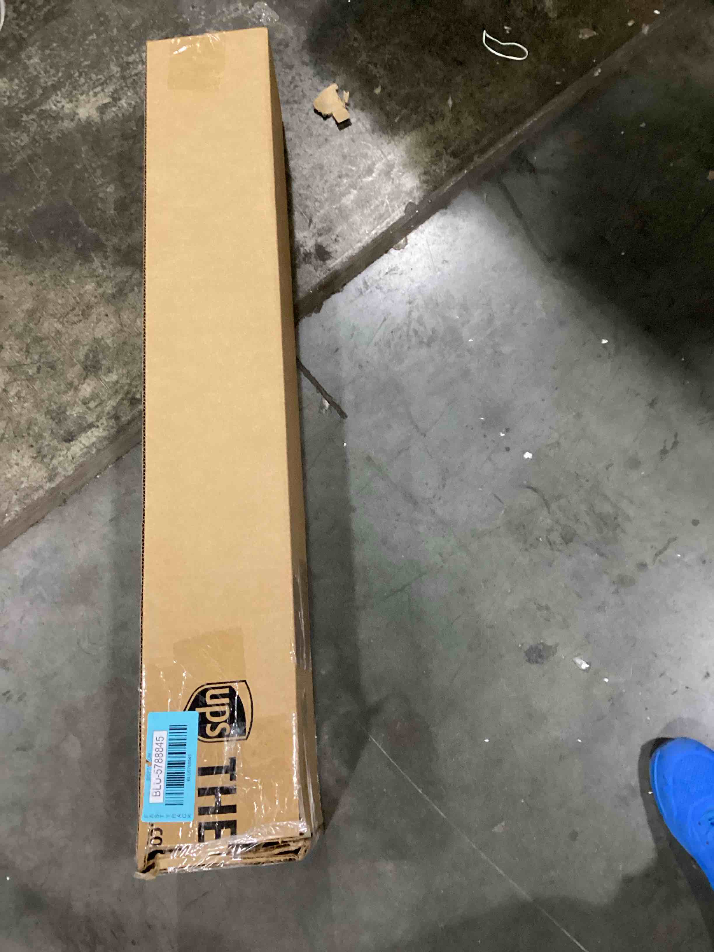 https://s3.amazonaws.com/lotting-images-prod/bidfta/BLU5788845_1709397955126.jpeg